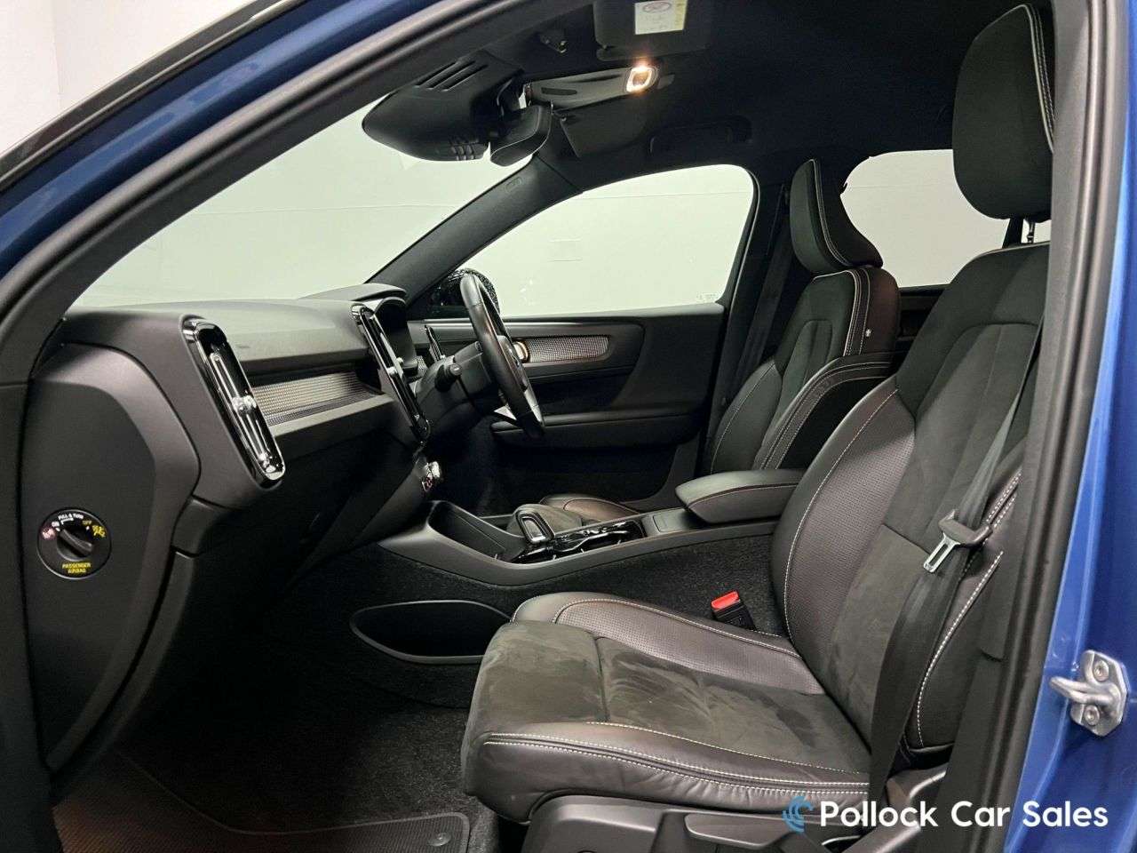 2019 VOLVO XC40 2019 VOLVO XC40