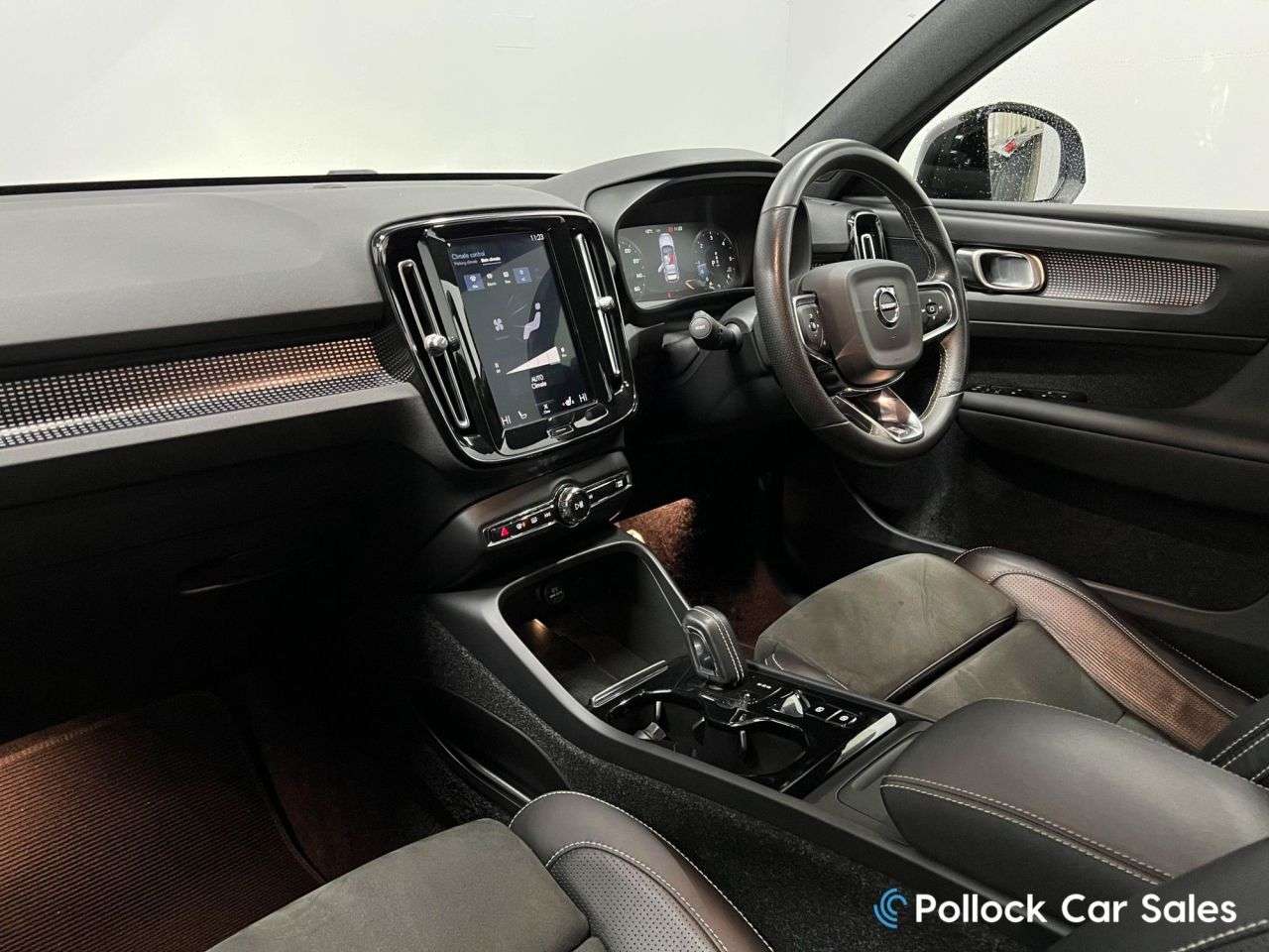 2019 VOLVO XC40 2019 VOLVO XC40