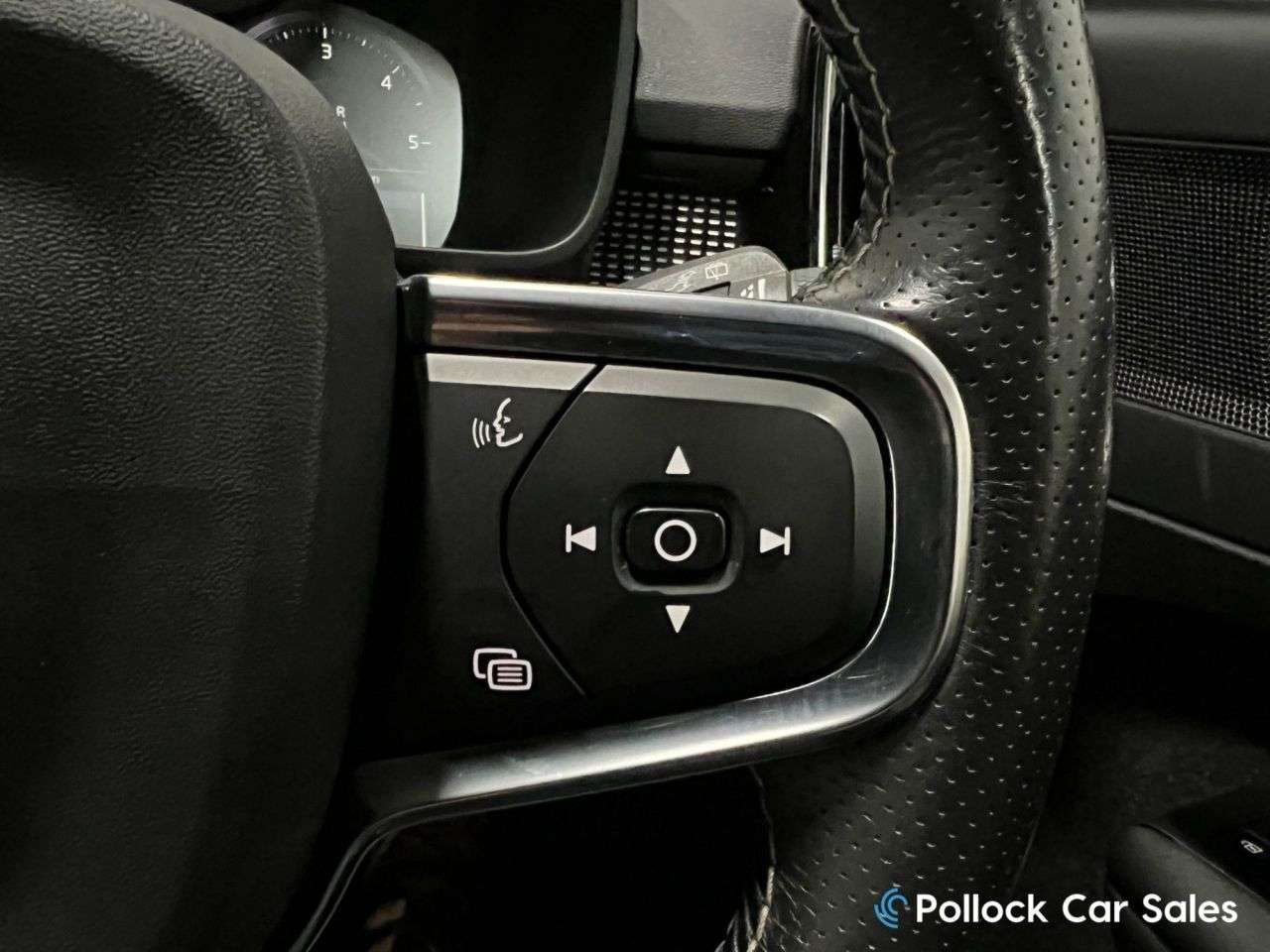 2019 VOLVO XC40 2019 VOLVO XC40