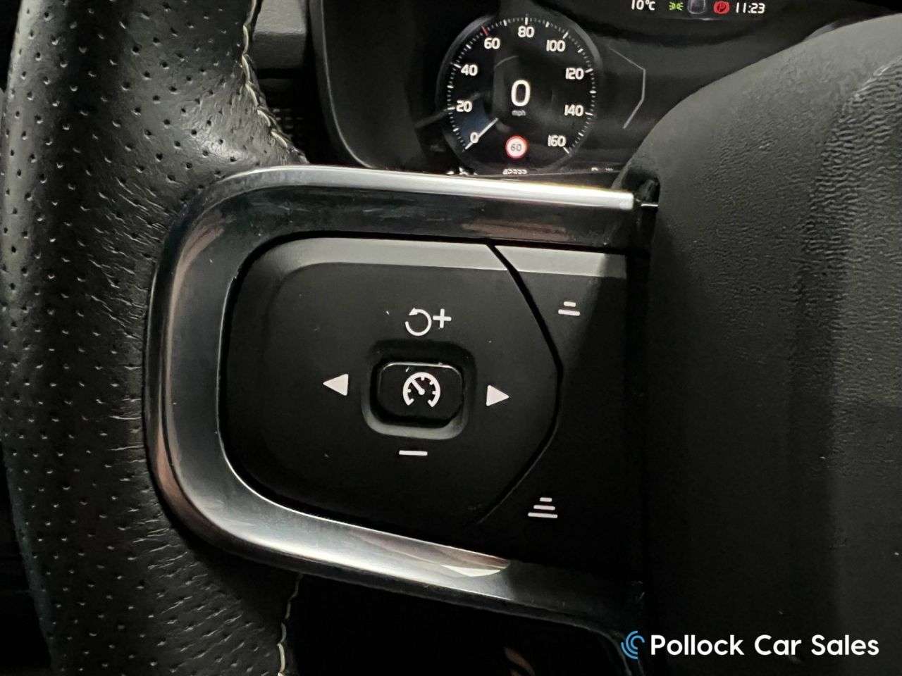 2019 VOLVO XC40 2019 VOLVO XC40