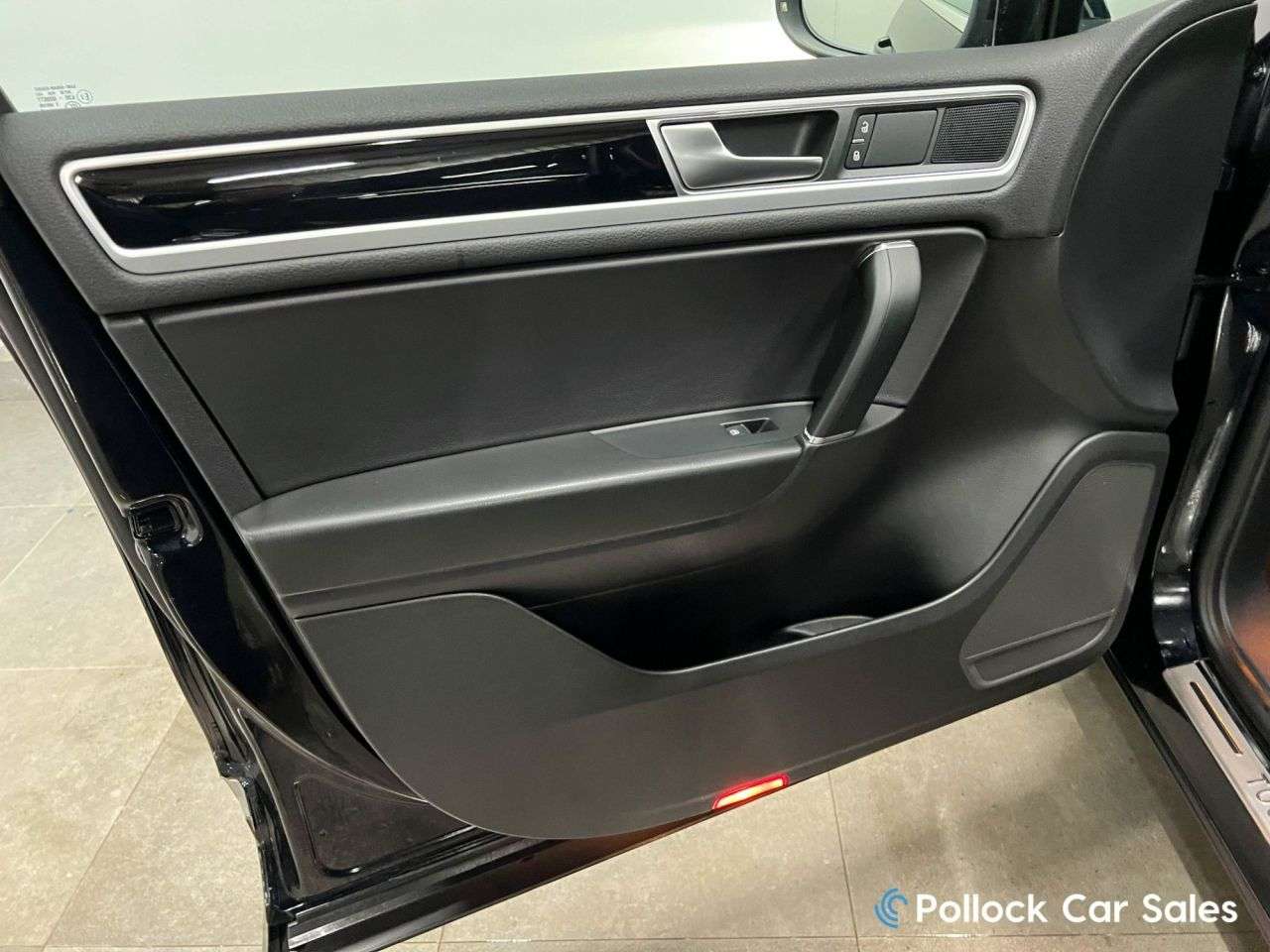 2017 VOLKSWAGEN TOUAREG 2017 VOLKSWAGEN TOUAREG