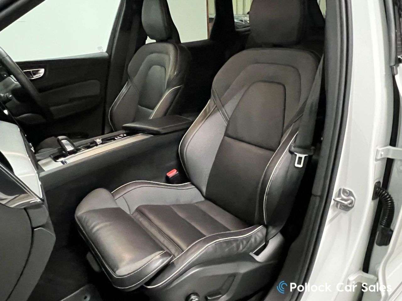 2021 VOLVO XC60 2021 VOLVO XC60