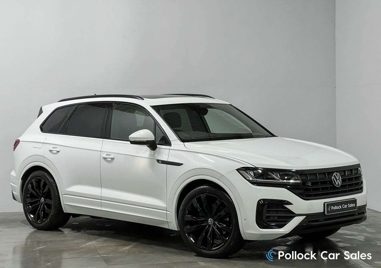 A 2023 VOLKSWAGEN TOUAREG 3.0 TDI V6 R-Line Tech Plus SUV 5dr Diesel Tiptronic 4Motion Euro 6 (s/s) ( A 2023 VOLKSWAGEN TOUAREG 3.0 TDI V6 R-Line Tech Plus SUV 5dr Diesel Tiptronic 4Motion Euro 6 (s/s) (