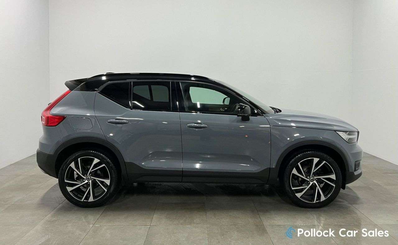 A 2020 VOLVO XC40 2.0 D3 R-Design Pro SUV 5dr Diesel Auto Euro 6 (s/s) (150 ps) Volvo History A 2020 VOLVO XC40 2.0 D3 R-Design Pro SUV 5dr Diesel Auto Euro 6 (s/s) (150 ps) Volvo History