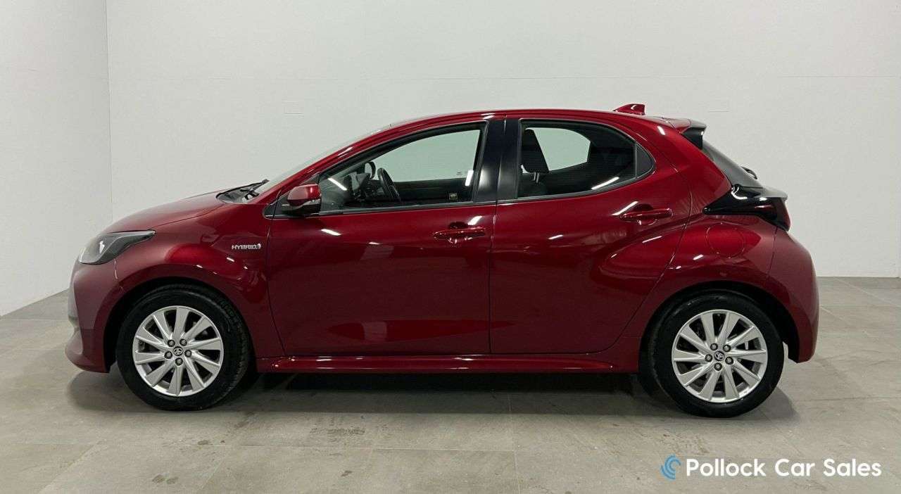 A 2021 TOYOTA YARIS 1.5 VVT-h Icon Hatchback 5dr Petrol Hybrid E-CVT Euro 6 (s/s) (116 ps) Full A 2021 TOYOTA YARIS 1.5 VVT-h Icon Hatchback 5dr Petrol Hybrid E-CVT Euro 6 (s/s) (116 ps) Full