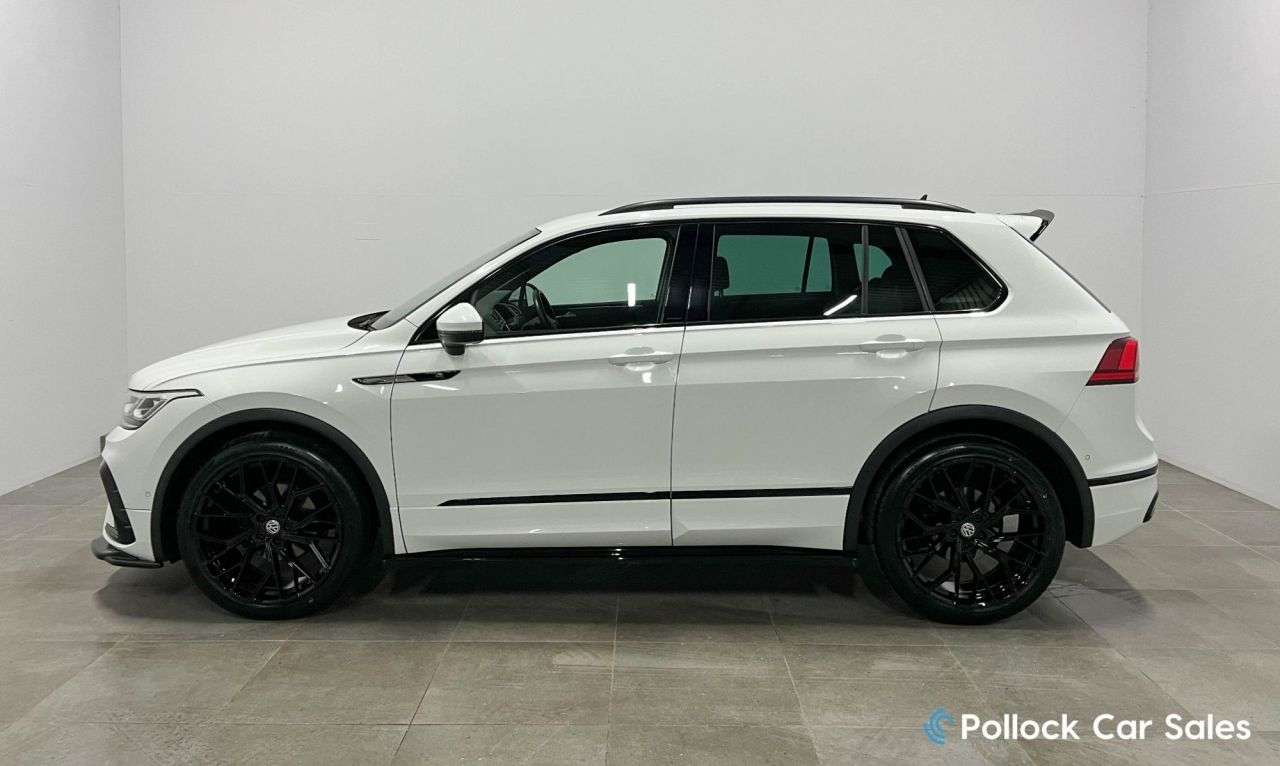 A 2020 VOLKSWAGEN TIGUAN 1.5 TSI R-Line SUV 5dr Petrol DSG Euro 6 (s/s) (150 ps) 21" Black Edition S A 2020 VOLKSWAGEN TIGUAN 1.5 TSI R-Line SUV 5dr Petrol DSG Euro 6 (s/s) (150 ps) 21" Black Edition S