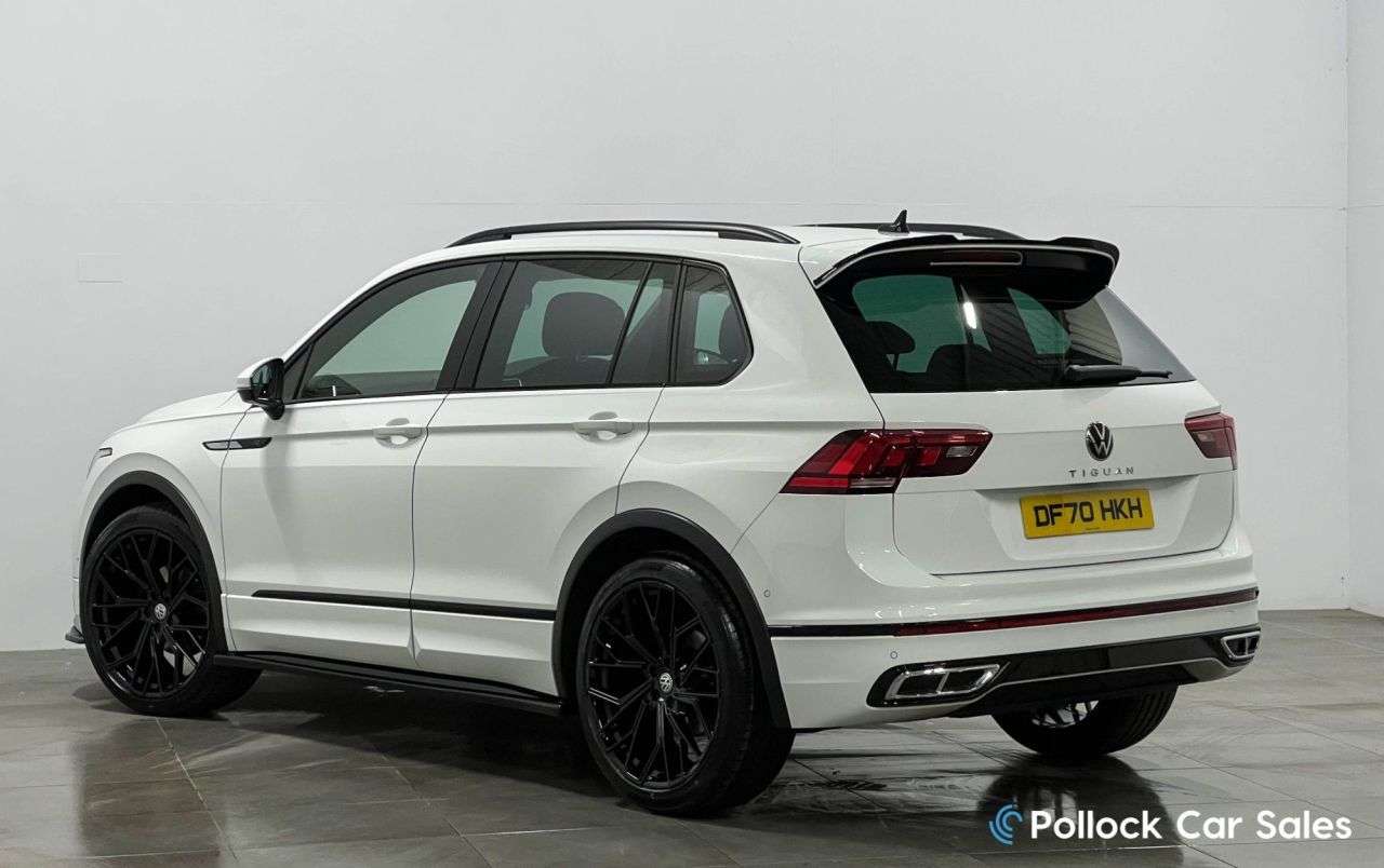 A 2020 VOLKSWAGEN TIGUAN 1.5 TSI R-Line SUV 5dr Petrol DSG Euro 6 (s/s) (150 ps) 21" Black Edition S A 2020 VOLKSWAGEN TIGUAN 1.5 TSI R-Line SUV 5dr Petrol DSG Euro 6 (s/s) (150 ps) 21" Black Edition S