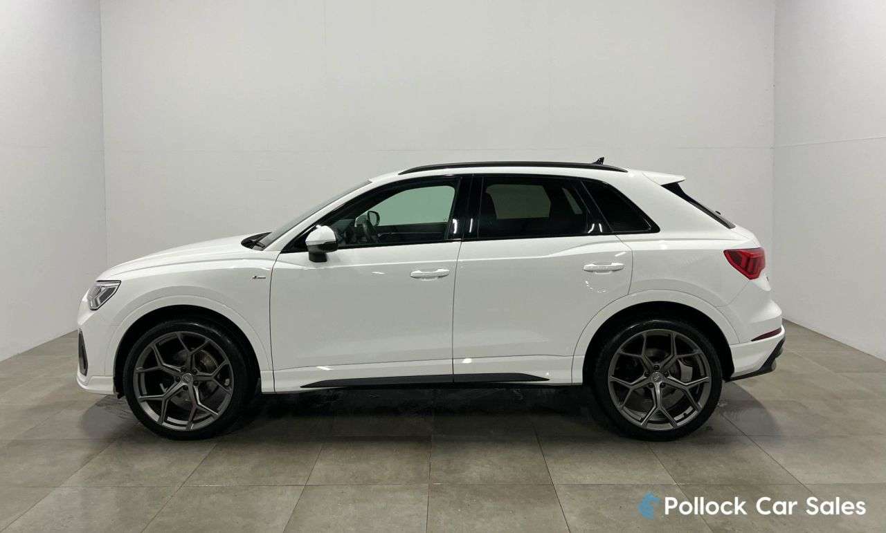 A 2022 AUDI Q3 2.0 TDI 35 S line SUV 5dr Diesel S Tronic Euro 6 (s/s) (150 ps) 21", Comfor A 2022 AUDI Q3 2.0 TDI 35 S line SUV 5dr Diesel S Tronic Euro 6 (s/s) (150 ps) 21", Comfor