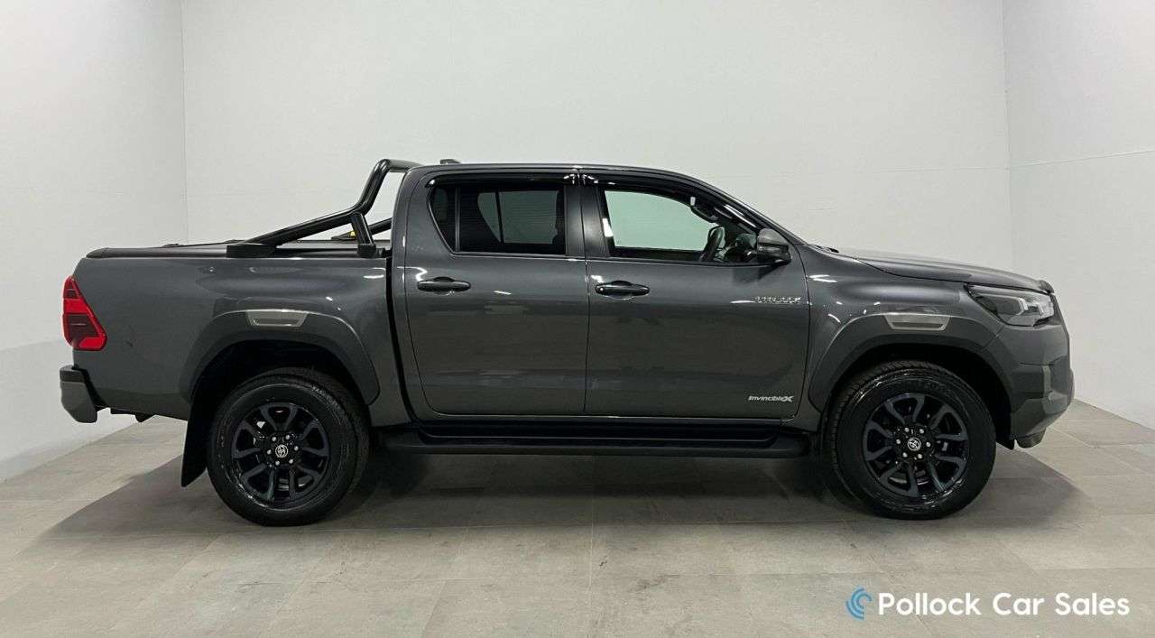 A 2024 TOYOTA HI-LUX 2.8 D-4D Invincible X Pickup Double Cab 4dr Diesel Auto 4WD Euro 6 (s/s) (2 A 2024 TOYOTA HI-LUX 2.8 D-4D Invincible X Pickup Double Cab 4dr Diesel Auto 4WD Euro 6 (s/s) (2
