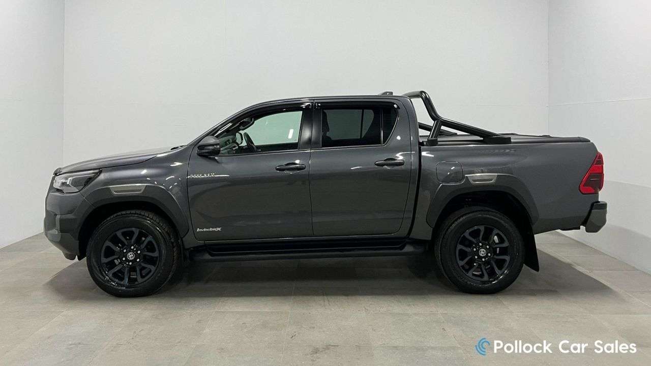 A 2024 TOYOTA HI-LUX 2.8 D-4D Invincible X Pickup Double Cab 4dr Diesel Auto 4WD Euro 6 (s/s) (2 A 2024 TOYOTA HI-LUX 2.8 D-4D Invincible X Pickup Double Cab 4dr Diesel Auto 4WD Euro 6 (s/s) (2
