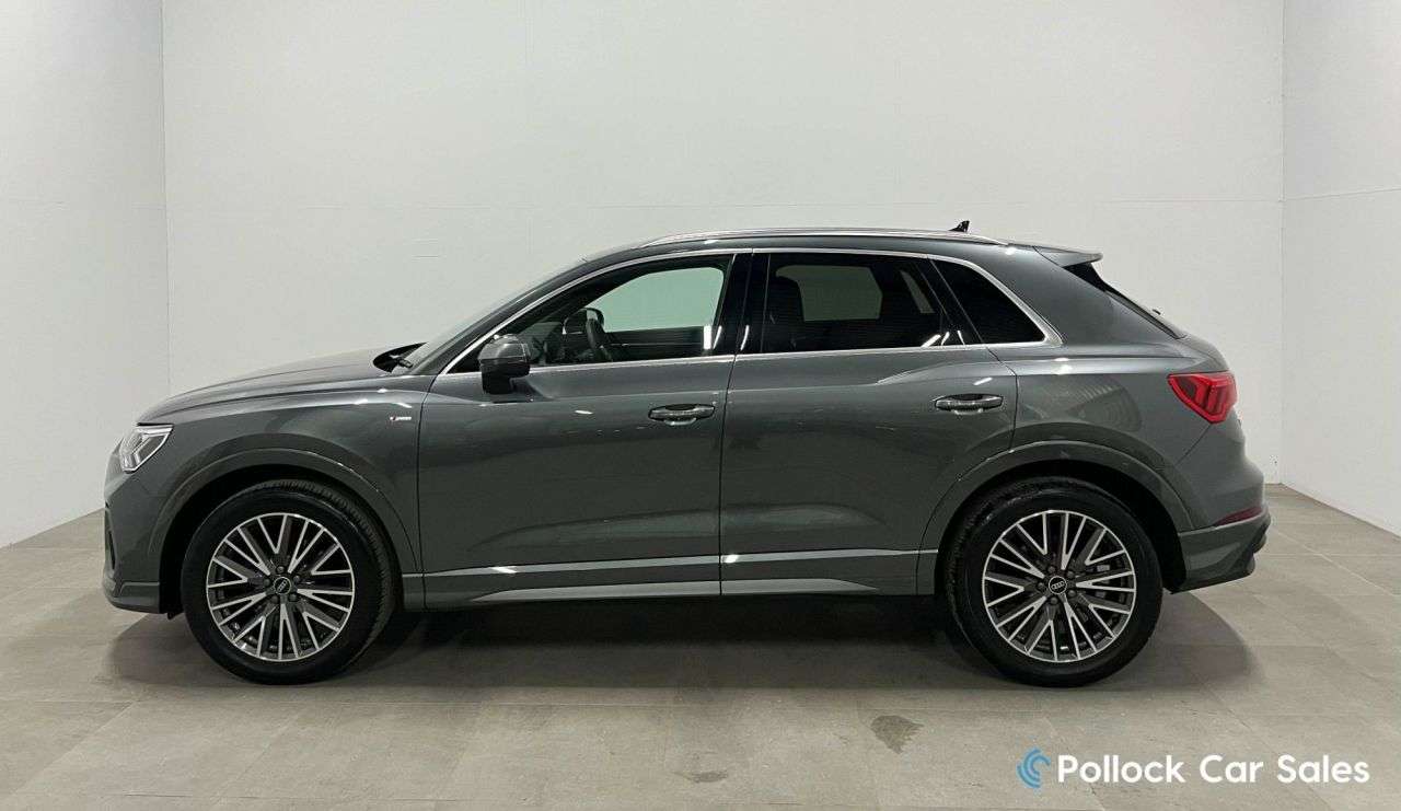 A 2024 AUDI Q3 1.5 TFSI CoD 35 S line SUV 5dr Petrol Manual Euro 6 (s/s) (150 ps) Tech Pac A 2024 AUDI Q3 1.5 TFSI CoD 35 S line SUV 5dr Petrol Manual Euro 6 (s/s) (150 ps) Tech Pac