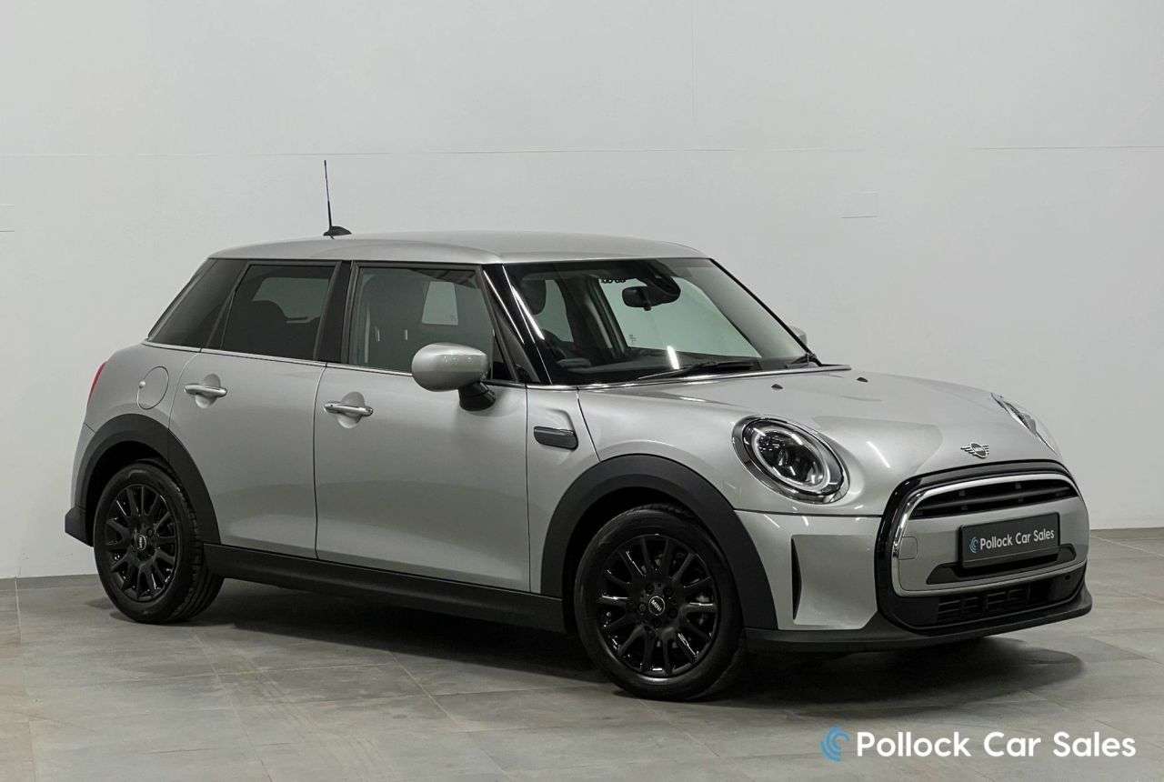 A 2024 MINI HATCH 1.5 Cooper Classic Hatchback 5dr Petrol Steptronic Euro 6 (s/s) (136 ps) Co A 2024 MINI HATCH 1.5 Cooper Classic Hatchback 5dr Petrol Steptronic Euro 6 (s/s) (136 ps) Co