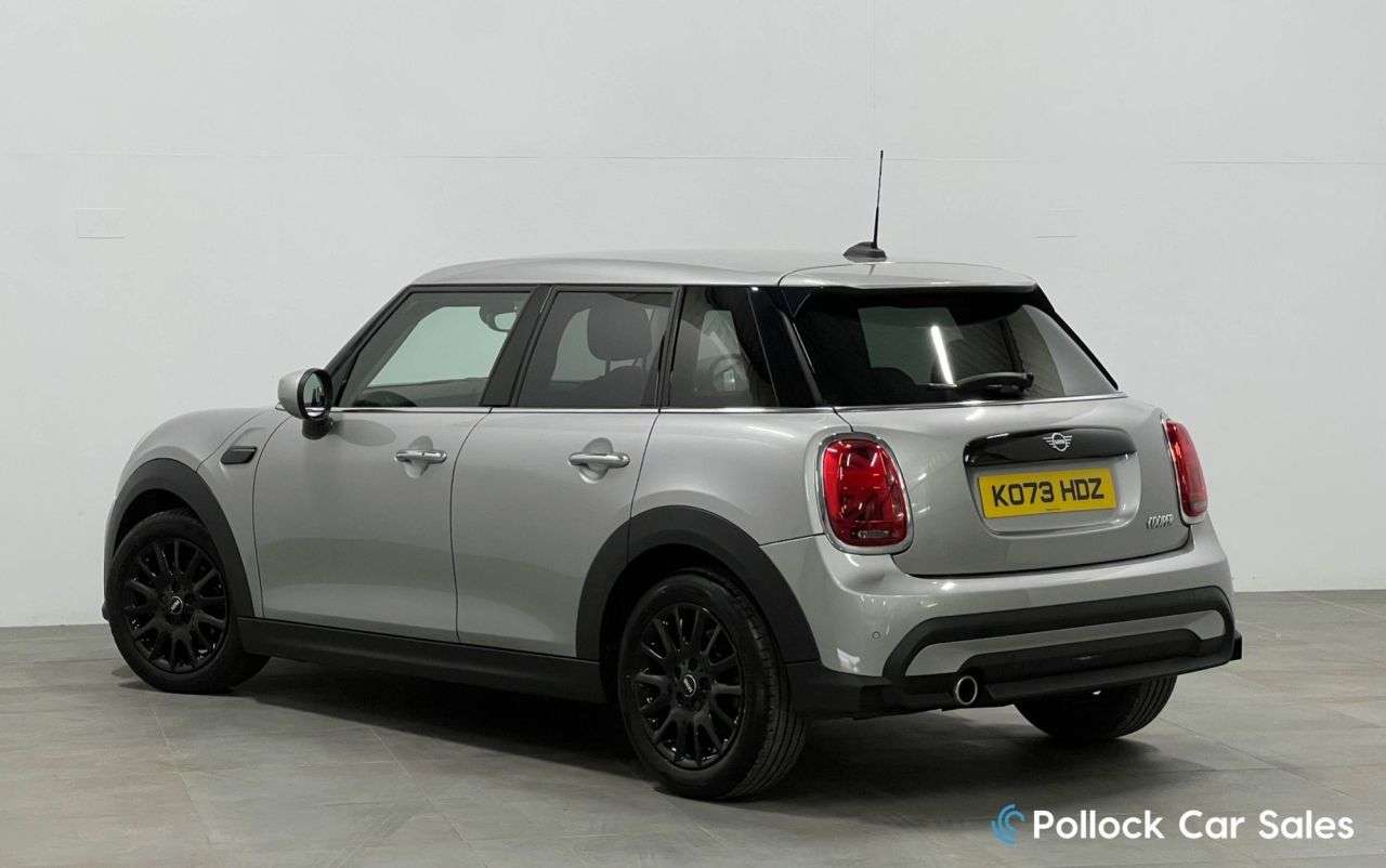 A 2024 MINI HATCH 1.5 Cooper Classic Hatchback 5dr Petrol Steptronic Euro 6 (s/s) (136 ps) Co A 2024 MINI HATCH 1.5 Cooper Classic Hatchback 5dr Petrol Steptronic Euro 6 (s/s) (136 ps) Co