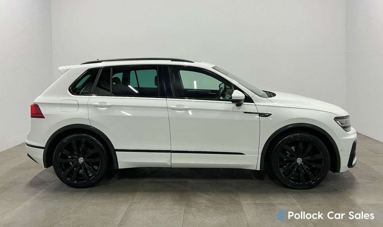 A 2019 VOLKSWAGEN TIGUAN 2.0 TDI R-Line Tech SUV 5dr Diesel DSG 4Motion Euro 6 (s/s) (190 ps) Leathe A 2019 VOLKSWAGEN TIGUAN 2.0 TDI R-Line Tech SUV 5dr Diesel DSG 4Motion Euro 6 (s/s) (190 ps) Leathe