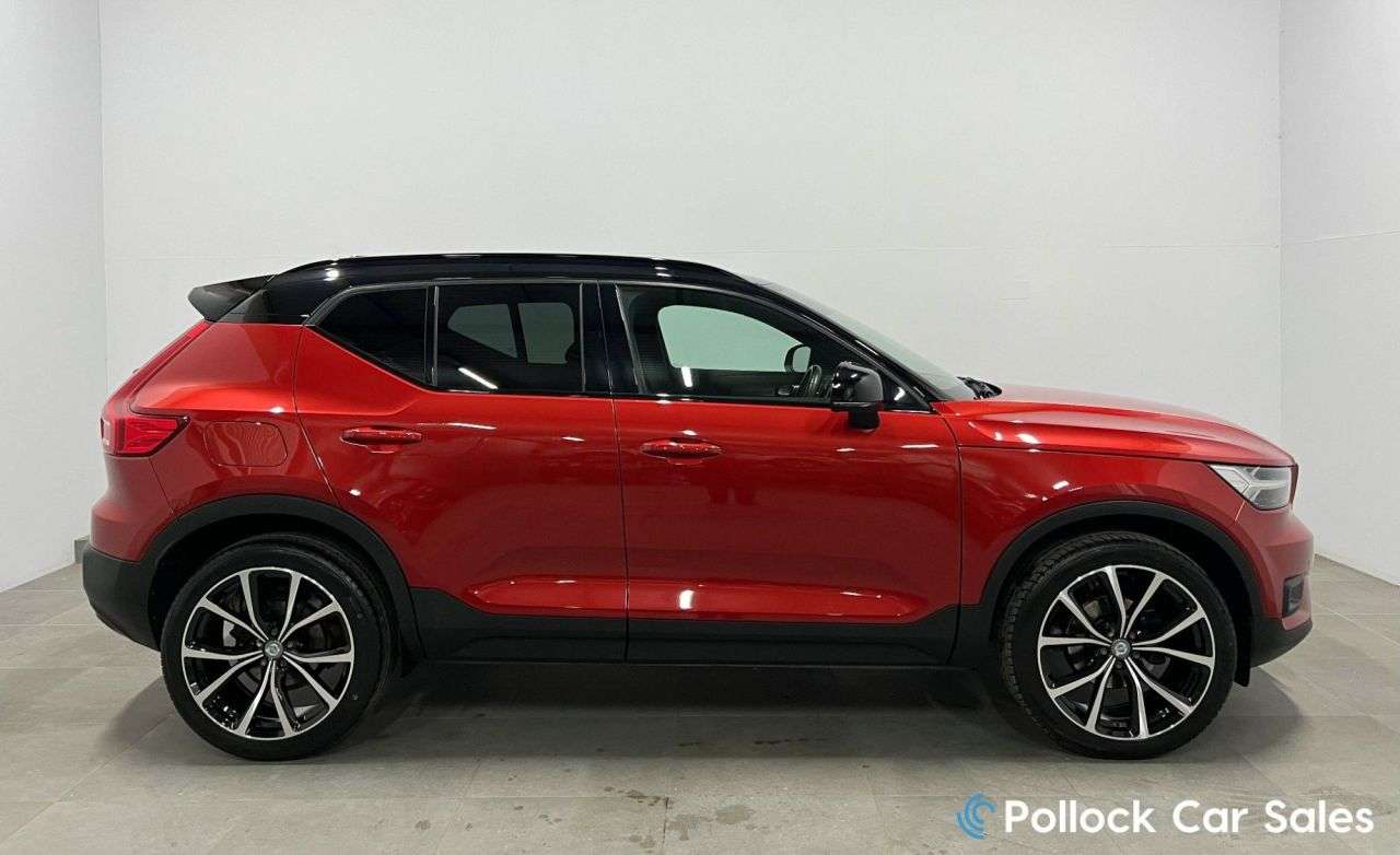 A 2020 VOLVO XC40 1.5 T3 R-Design SUV 5dr Petrol Auto Euro 6 (s/s) (163 ps) 20",Rear Camera,C A 2020 VOLVO XC40 1.5 T3 R-Design SUV 5dr Petrol Auto Euro 6 (s/s) (163 ps) 20",Rear Camera,C