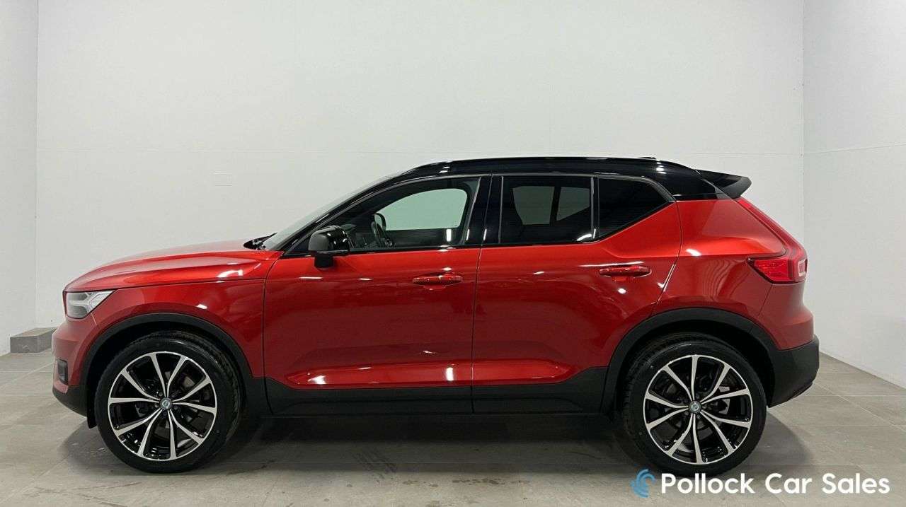 A 2020 VOLVO XC40 1.5 T3 R-Design SUV 5dr Petrol Auto Euro 6 (s/s) (163 ps) 20",Rear Camera,C A 2020 VOLVO XC40 1.5 T3 R-Design SUV 5dr Petrol Auto Euro 6 (s/s) (163 ps) 20",Rear Camera,C