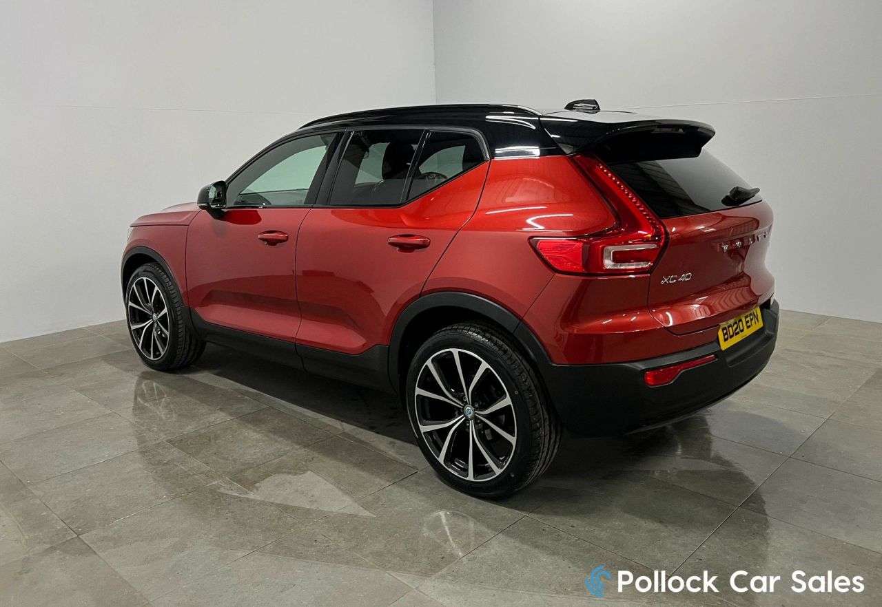 2020 VOLVO XC40 2020 VOLVO XC40