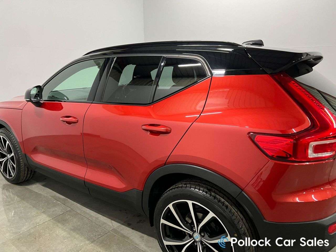 2020 VOLVO XC40 2020 VOLVO XC40