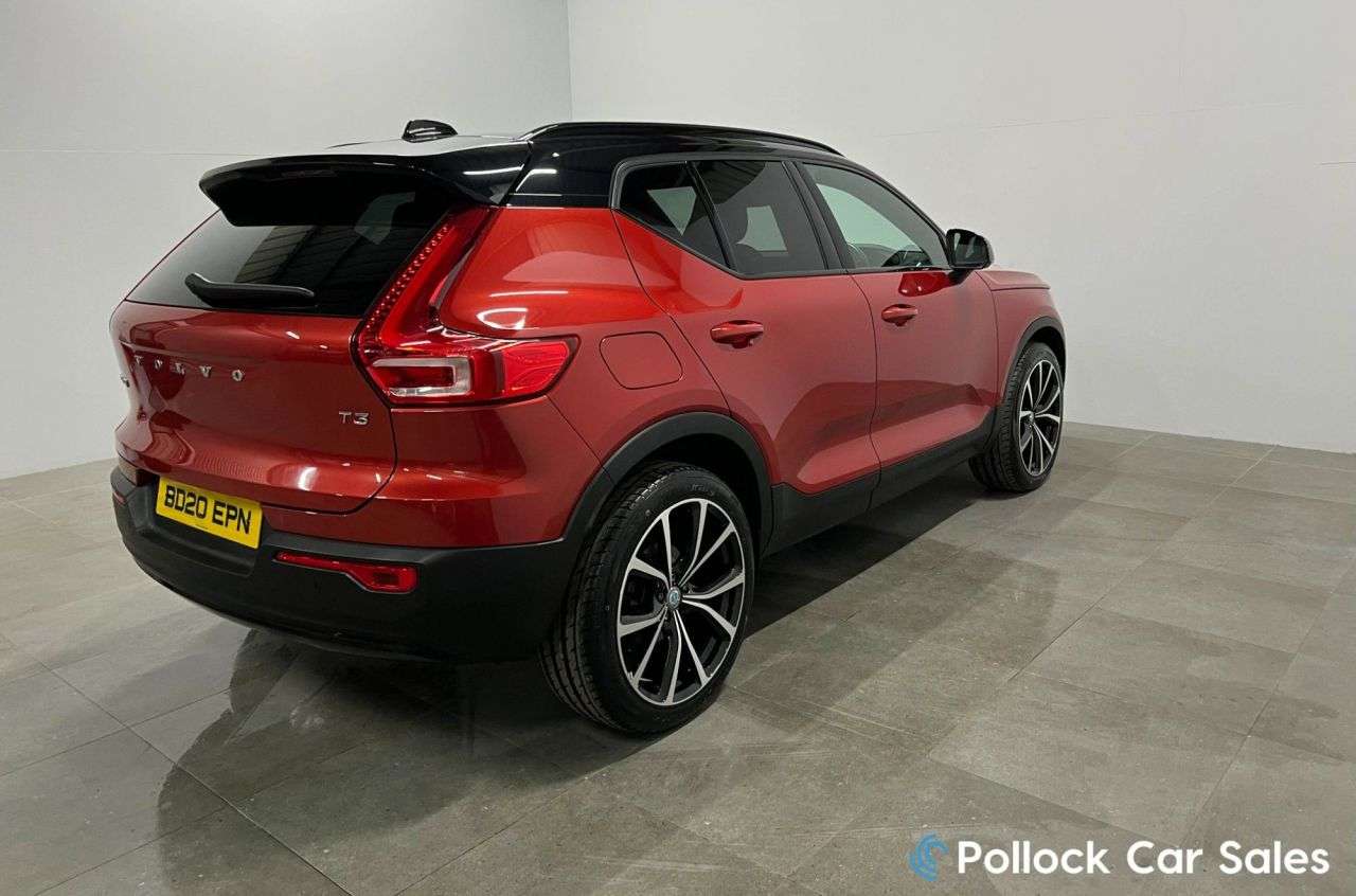 2020 VOLVO XC40 2020 VOLVO XC40