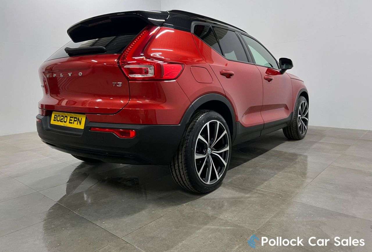 2020 VOLVO XC40 2020 VOLVO XC40