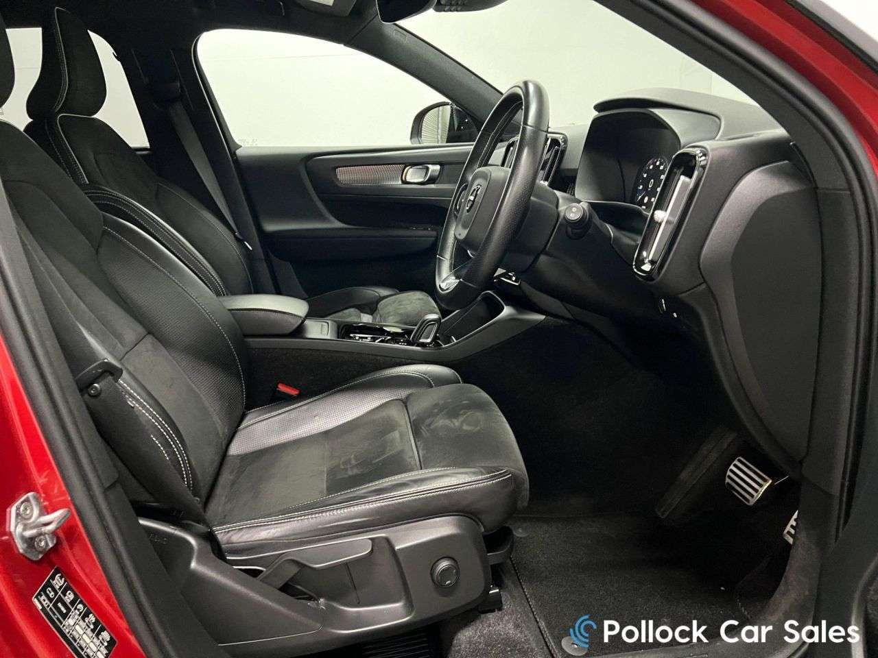 2020 VOLVO XC40 2020 VOLVO XC40