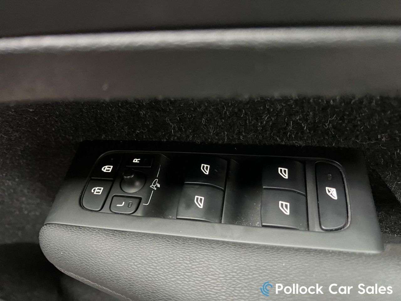 2020 VOLVO XC40 2020 VOLVO XC40