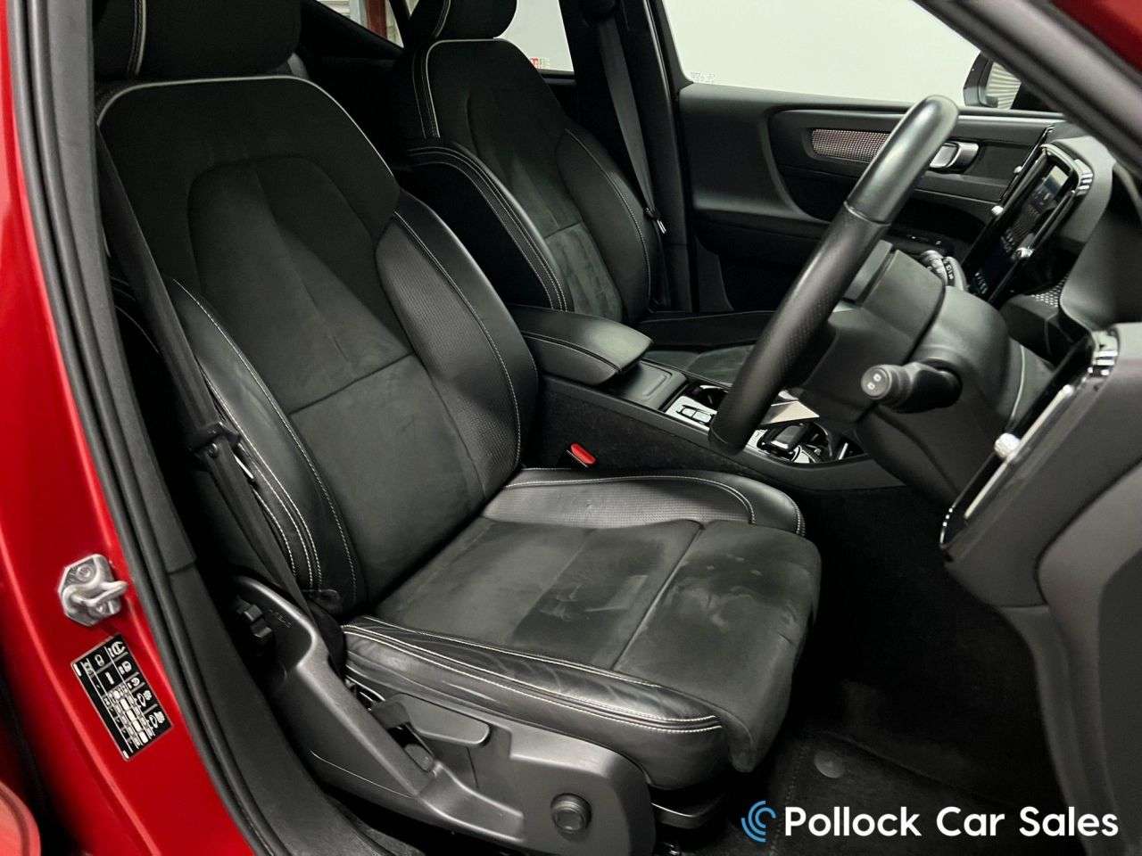 2020 VOLVO XC40 2020 VOLVO XC40