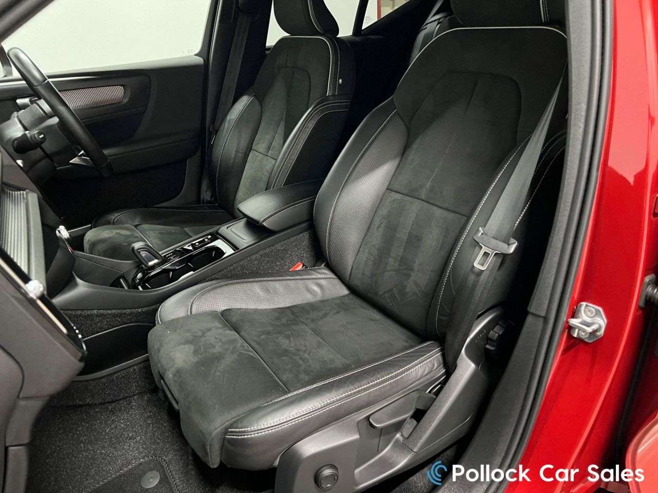 2020 VOLVO XC40 2020 VOLVO XC40