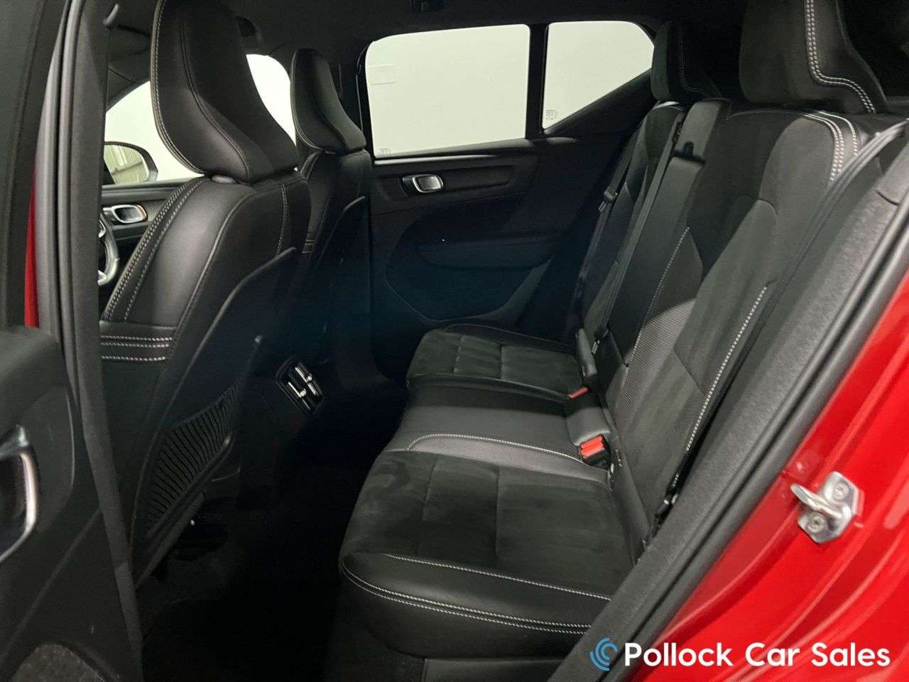 2020 VOLVO XC40 2020 VOLVO XC40