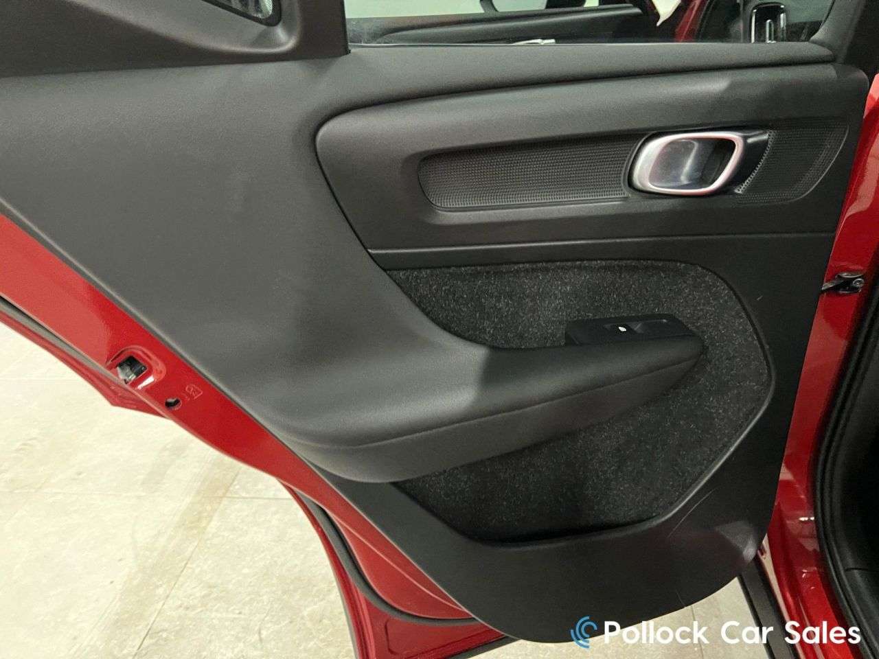 2020 VOLVO XC40 2020 VOLVO XC40
