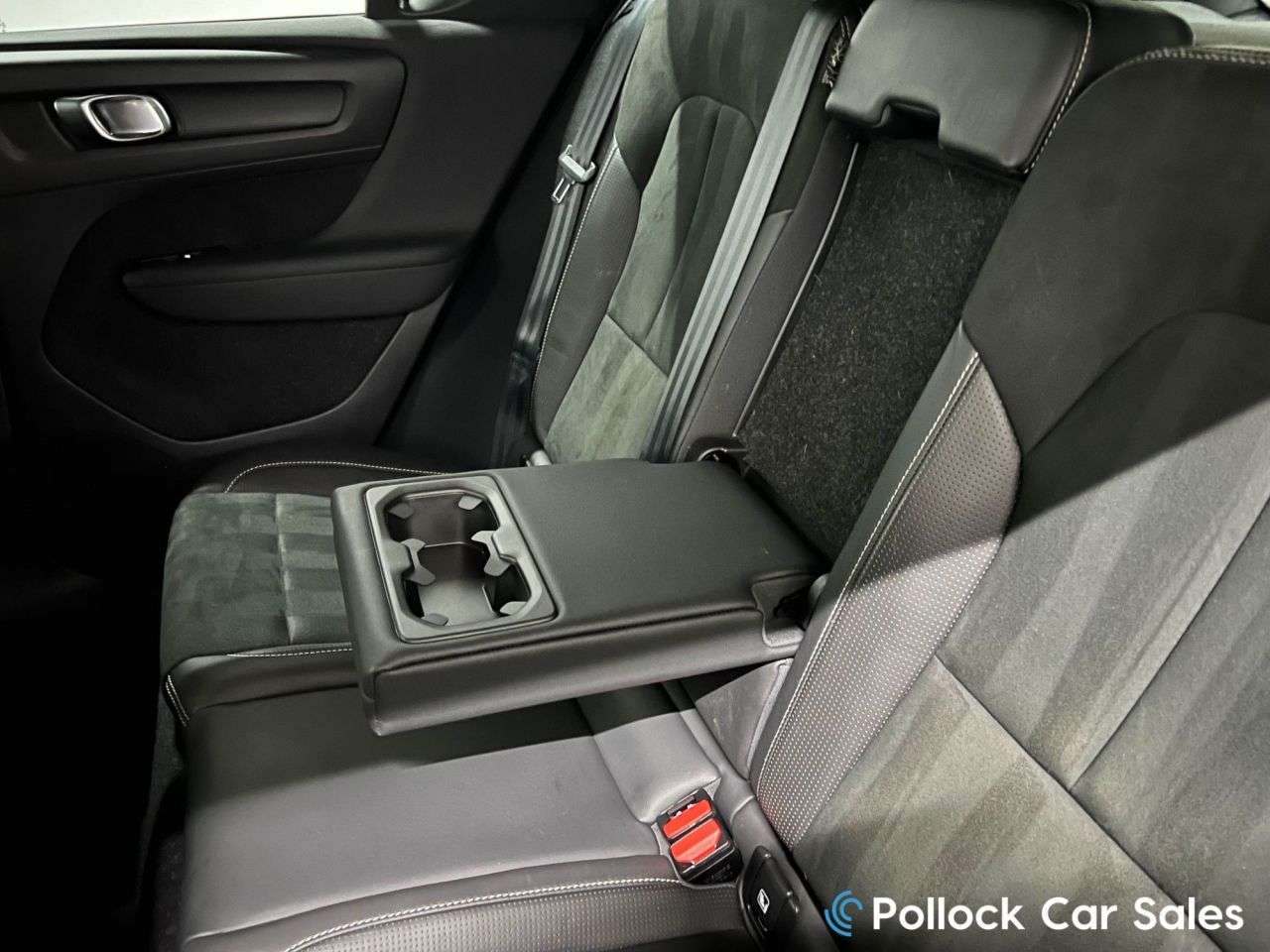 2020 VOLVO XC40 2020 VOLVO XC40