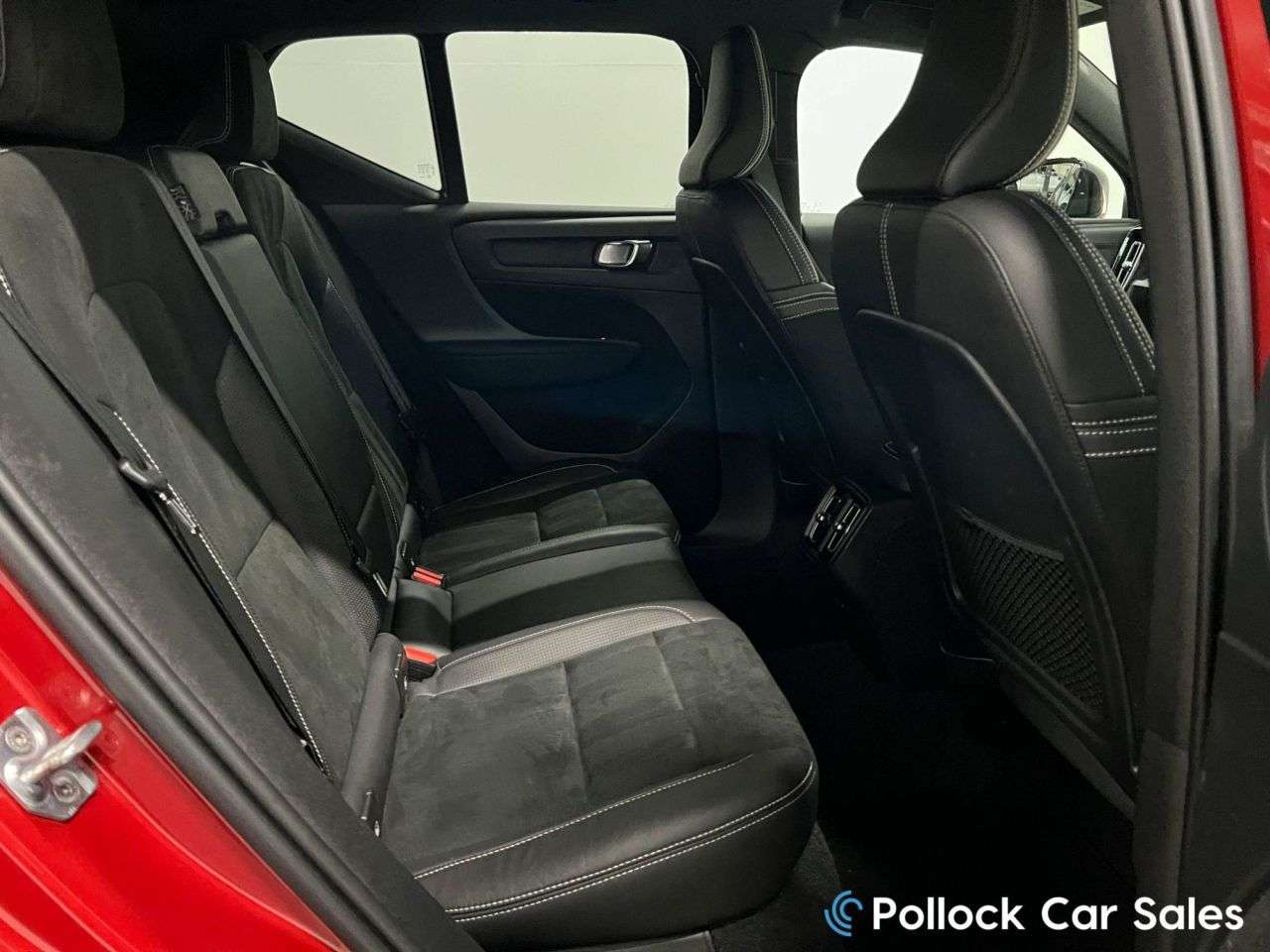 2020 VOLVO XC40 2020 VOLVO XC40