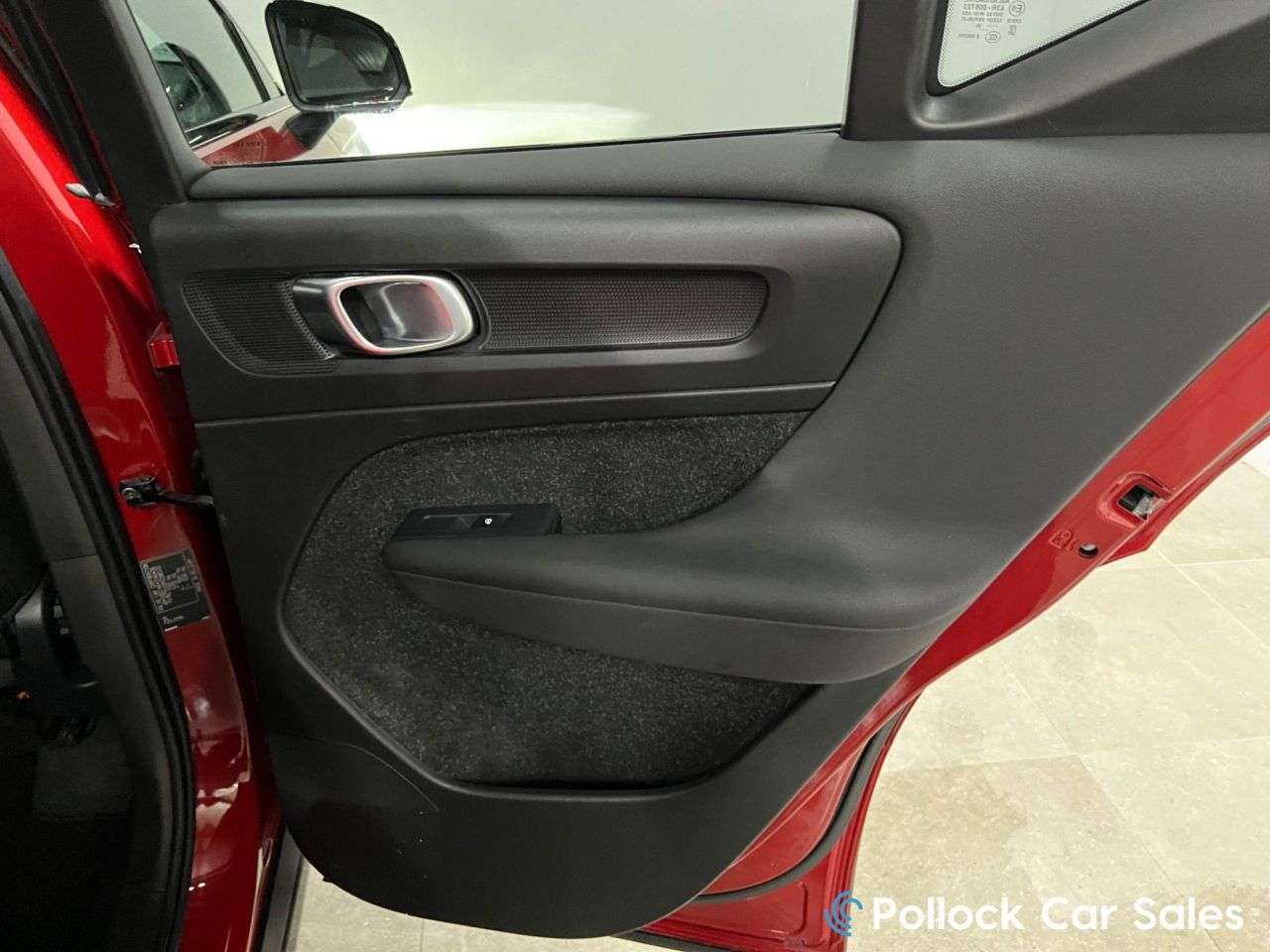 2020 VOLVO XC40 2020 VOLVO XC40