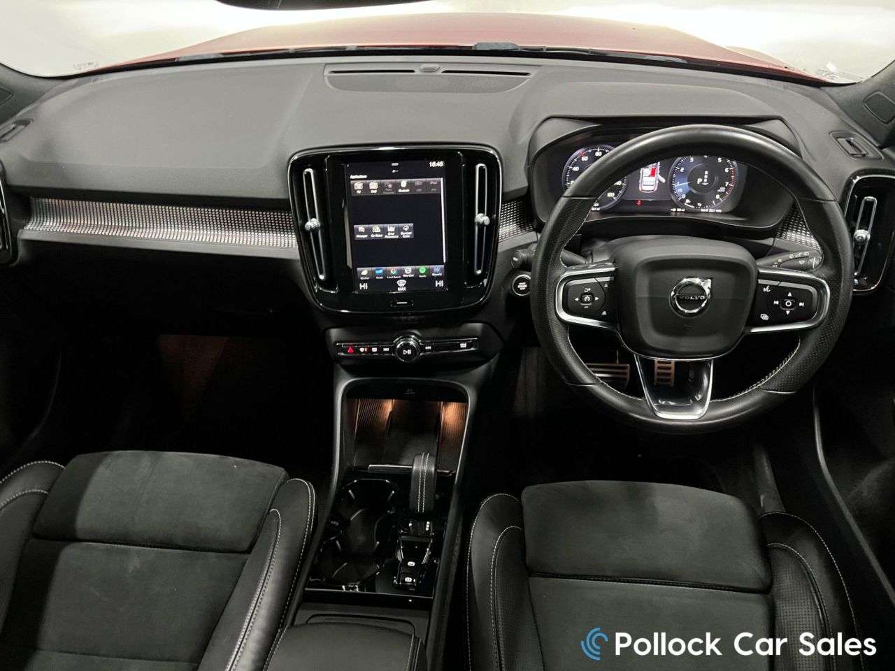2020 VOLVO XC40 2020 VOLVO XC40