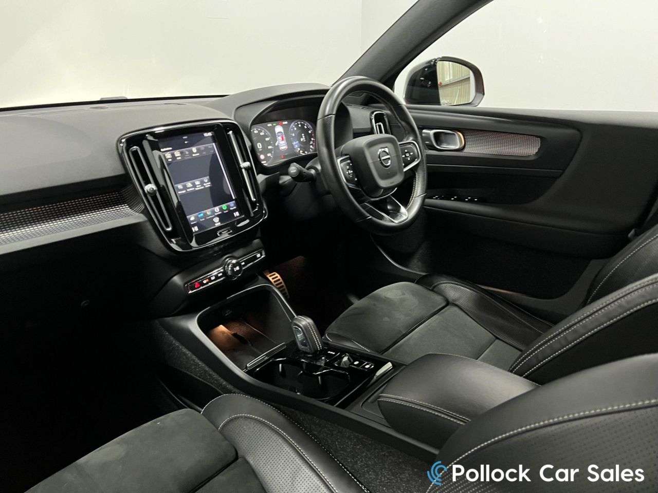 2020 VOLVO XC40 2020 VOLVO XC40
