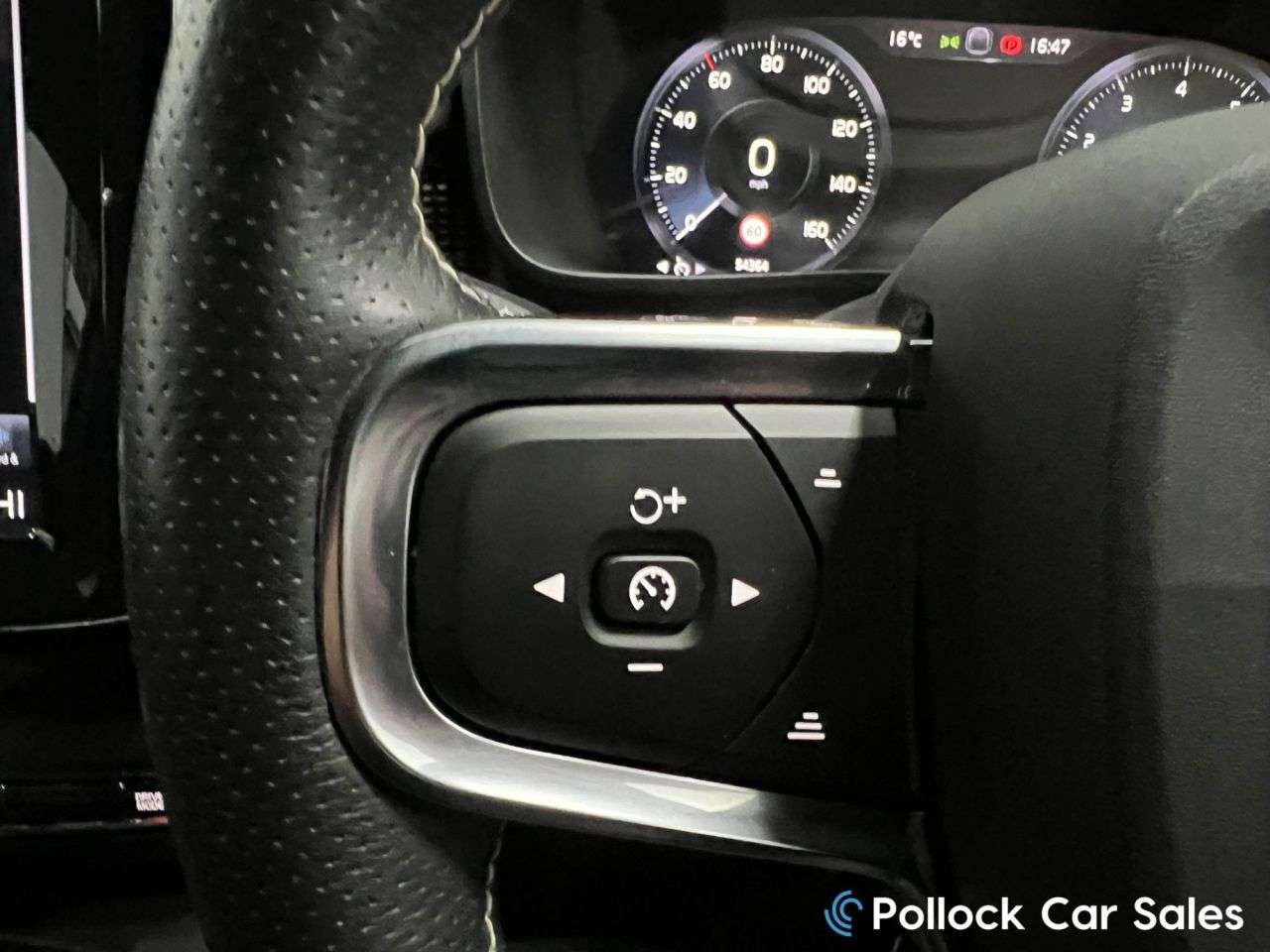 2020 VOLVO XC40 2020 VOLVO XC40