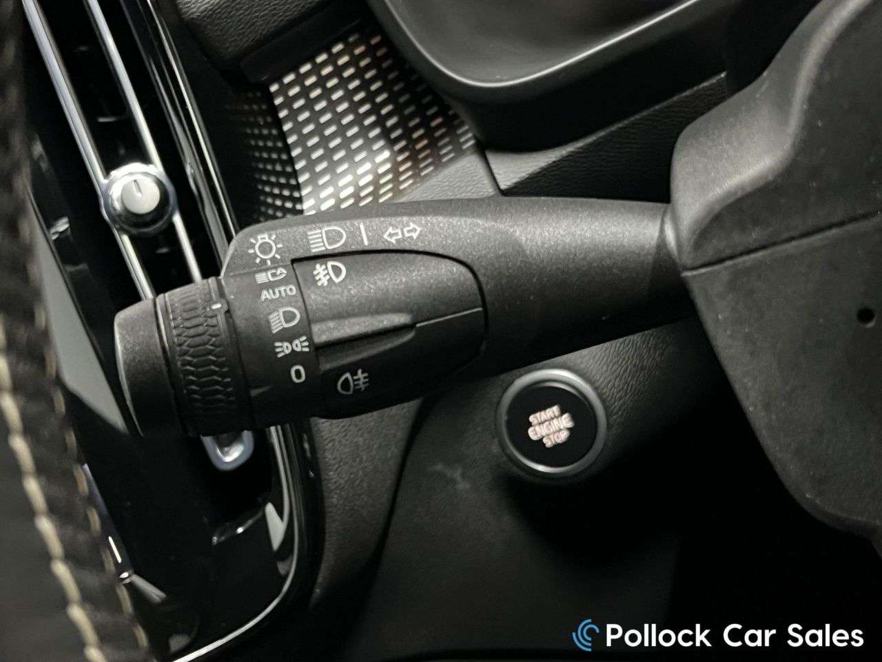 2020 VOLVO XC40 2020 VOLVO XC40