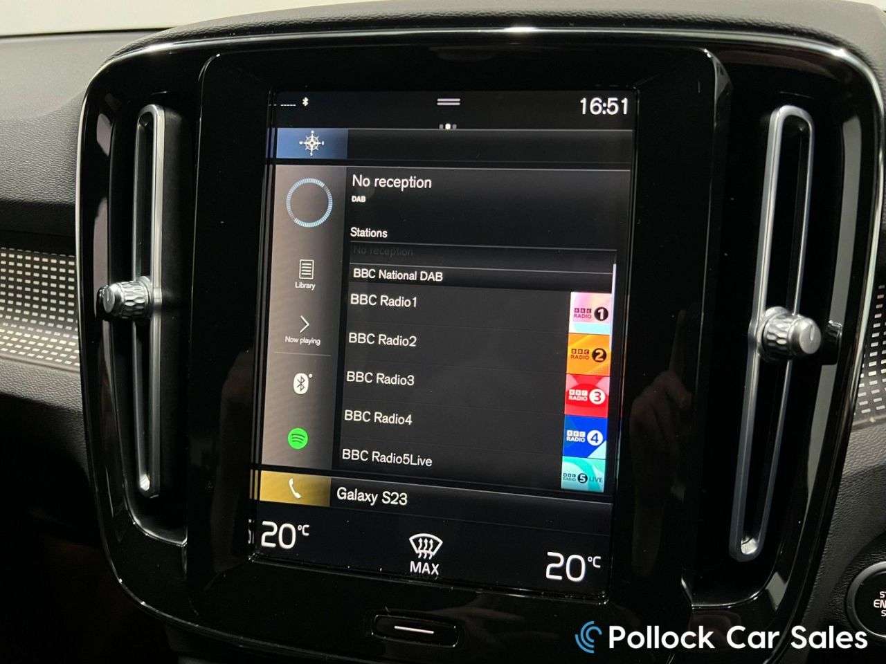 2020 VOLVO XC40 2020 VOLVO XC40