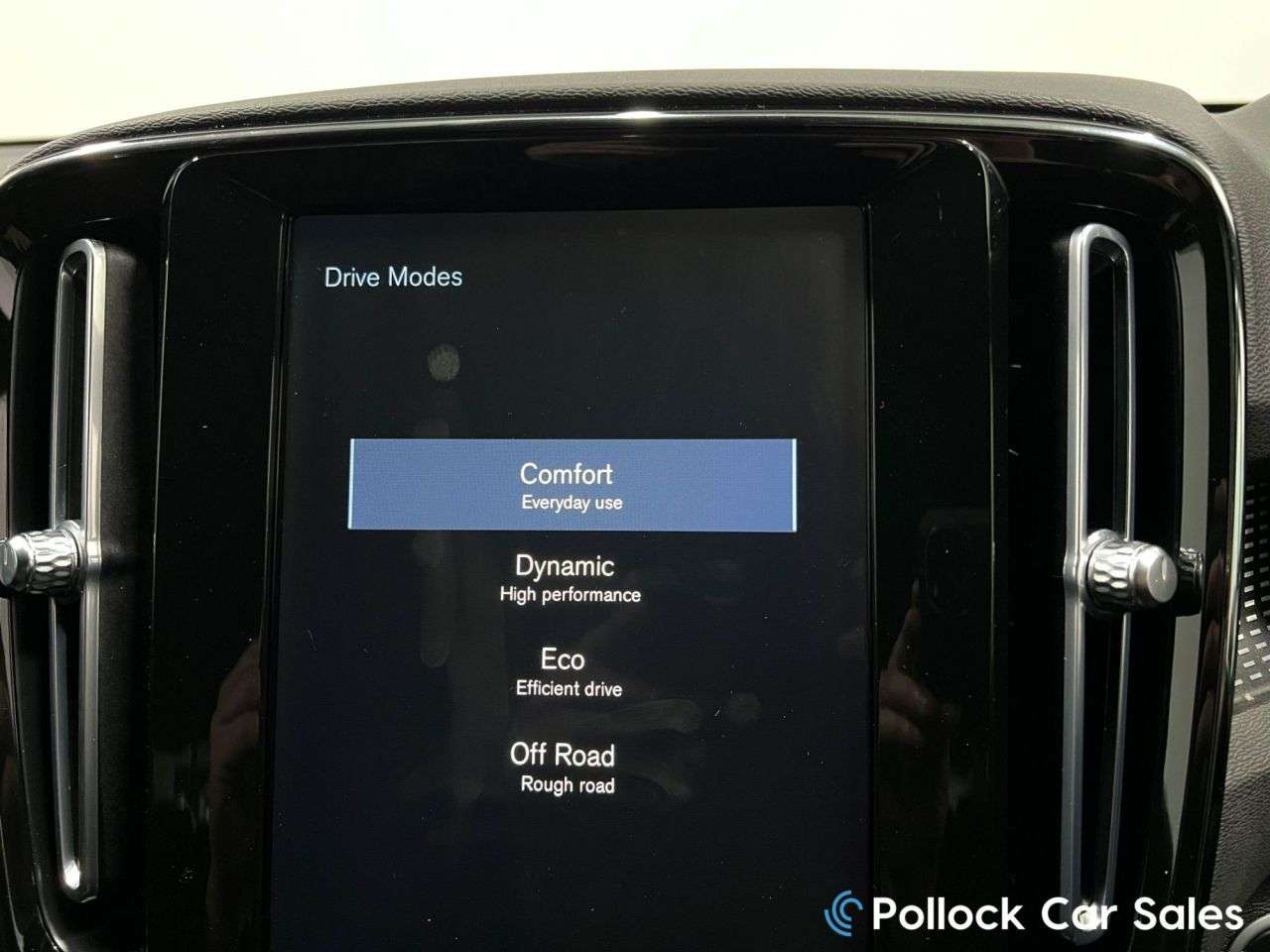 2020 VOLVO XC40 2020 VOLVO XC40