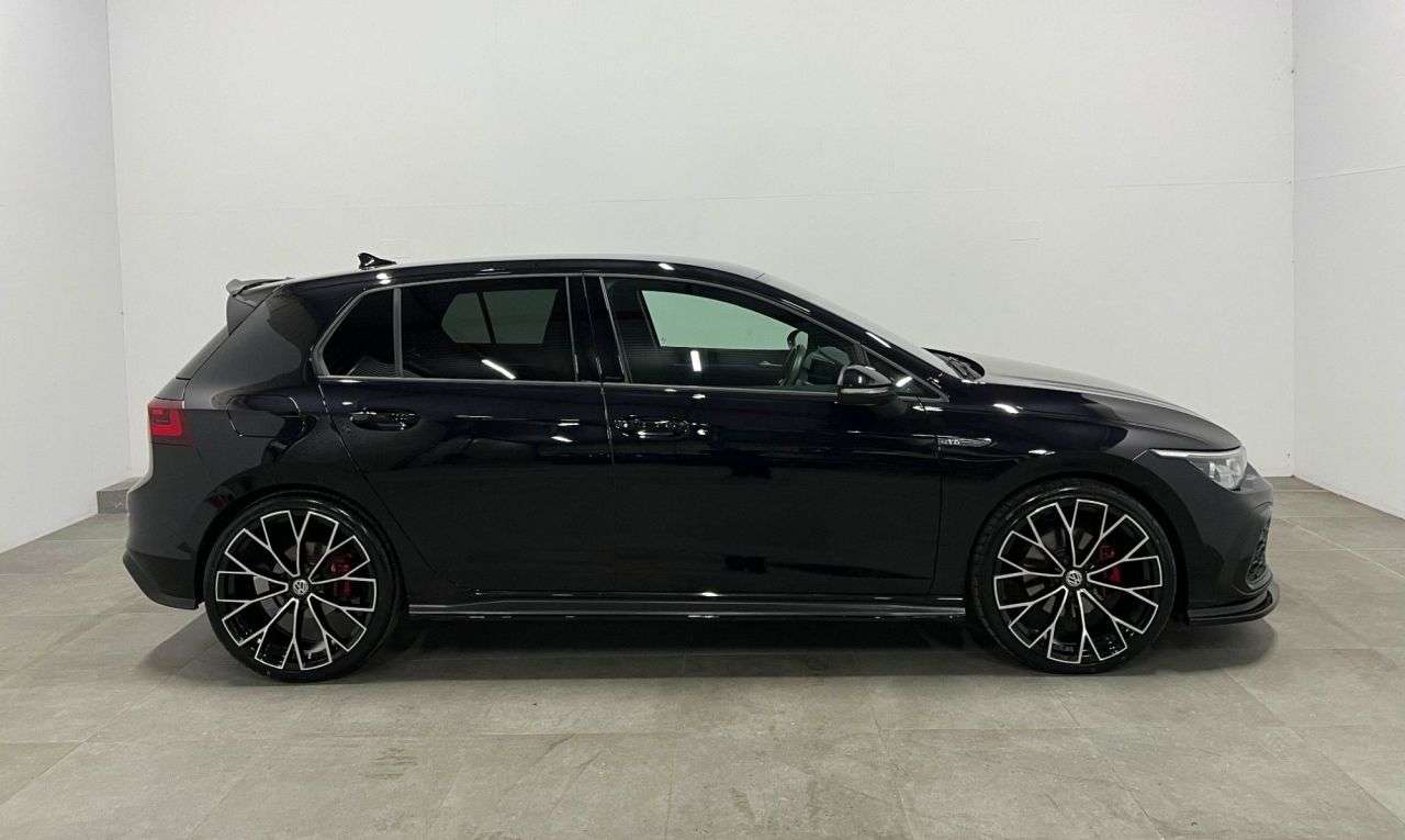 A 2023 VOLKSWAGEN GOLF 2.0 TDI GTD Hatchback 5dr Diesel DSG Euro 6 (s/s) (200 ps) A 2023 VOLKSWAGEN GOLF 2.0 TDI GTD Hatchback 5dr Diesel DSG Euro 6 (s/s) (200 ps)