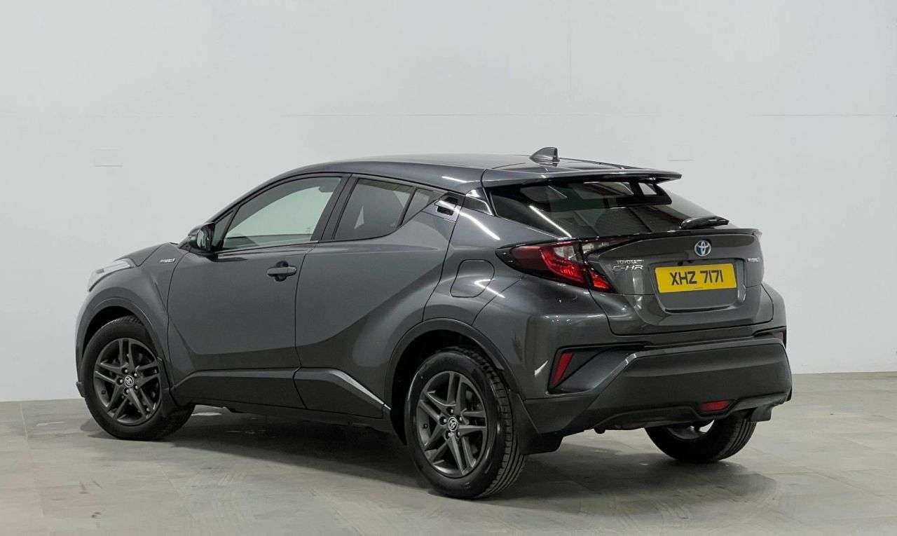 A 2020 TOYOTA C-HR 1.8 VVT-h Icon SUV 5dr Petrol Hybrid CVT Euro 6 (s/s) (122 ps) FSH Low Mile A 2020 TOYOTA C-HR 1.8 VVT-h Icon SUV 5dr Petrol Hybrid CVT Euro 6 (s/s) (122 ps) FSH Low Mile