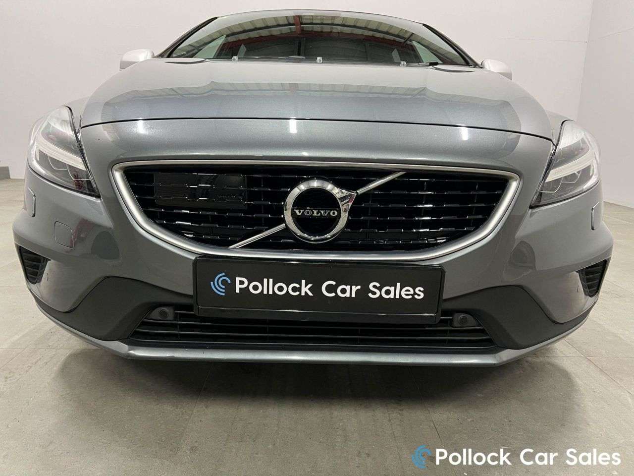 2017 VOLVO V40 2017 VOLVO V40
