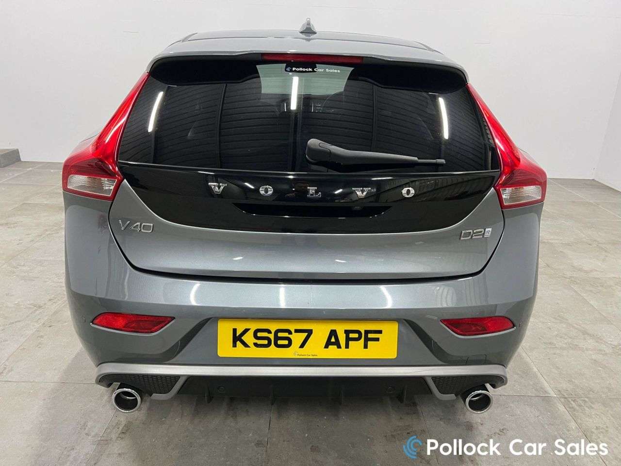 2017 VOLVO V40 2017 VOLVO V40