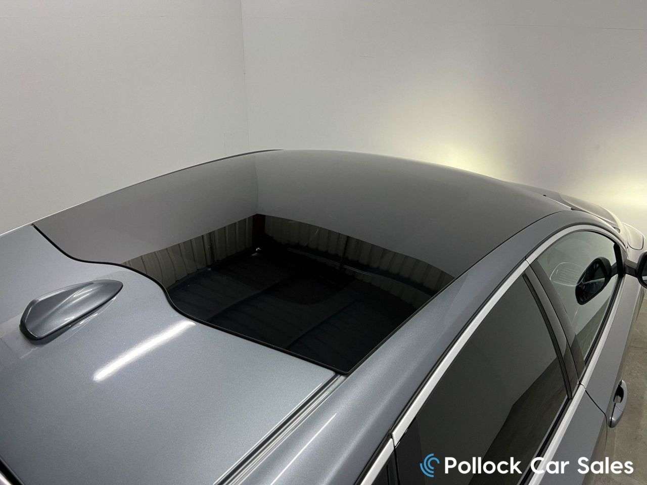 2017 VOLVO V40 2017 VOLVO V40