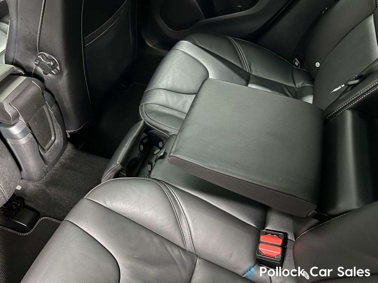 2017 VOLVO V40 2017 VOLVO V40