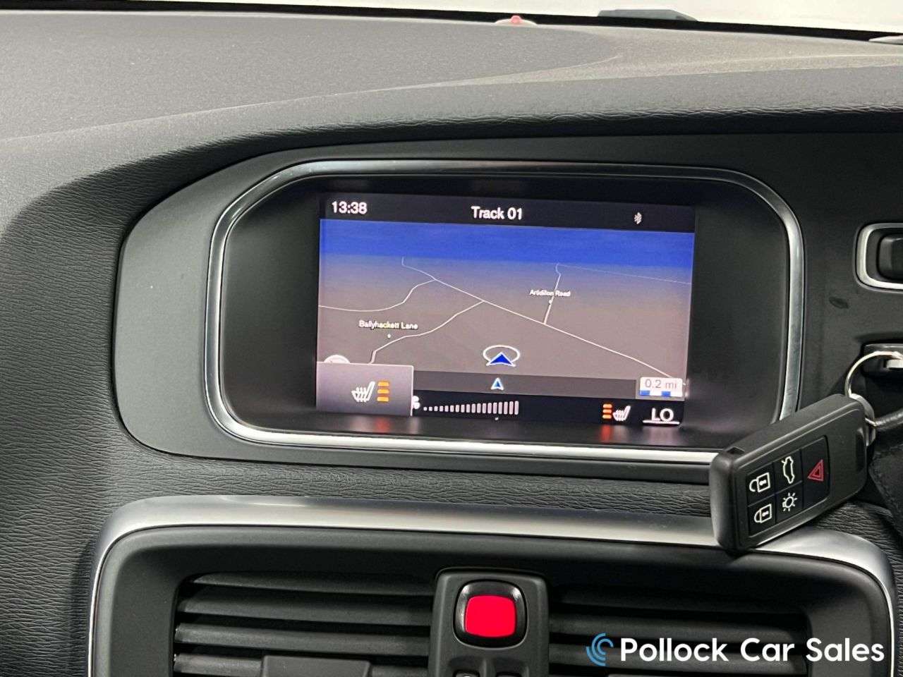 2017 VOLVO V40 2017 VOLVO V40
