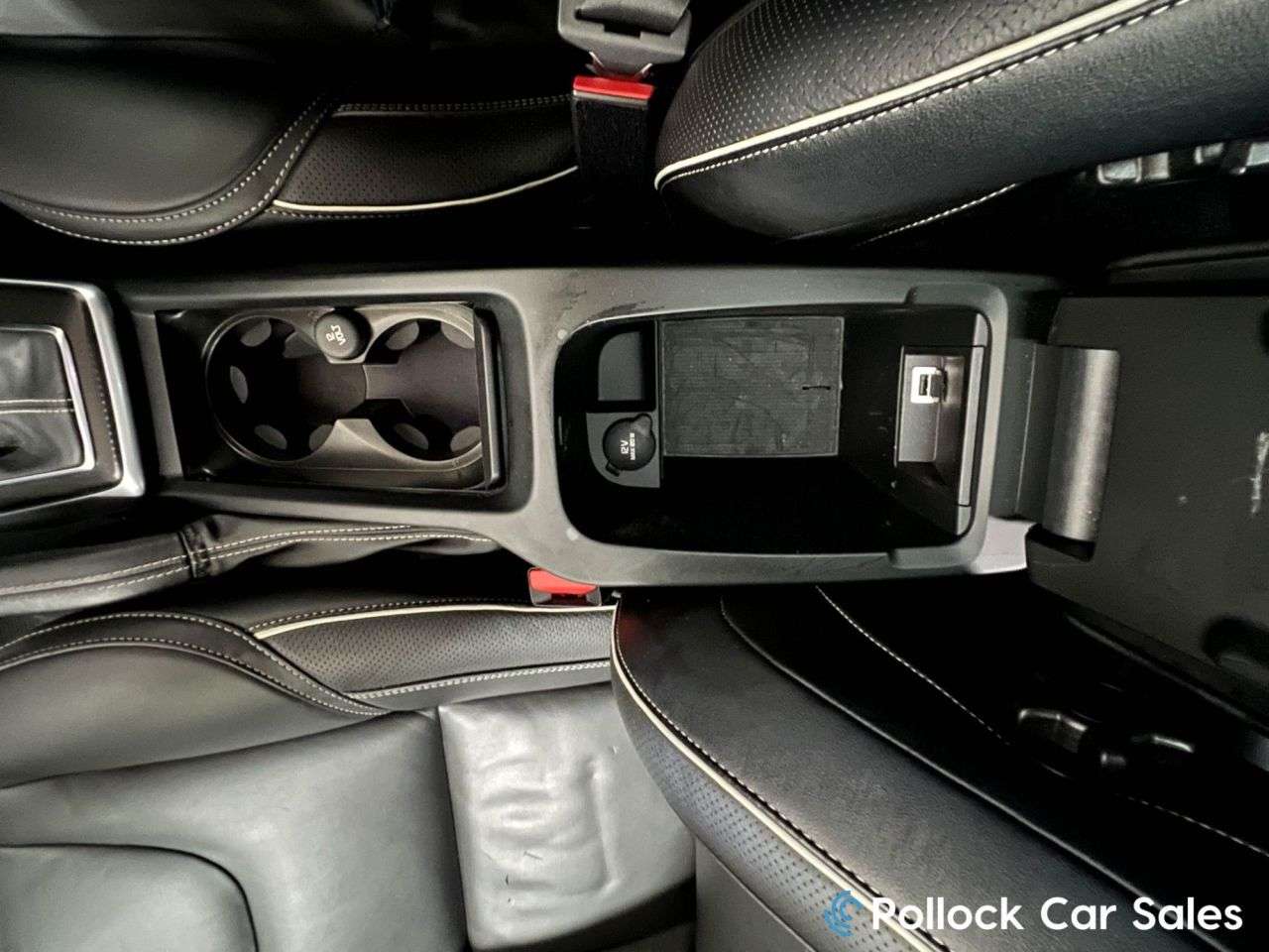 2017 VOLVO V40 2017 VOLVO V40