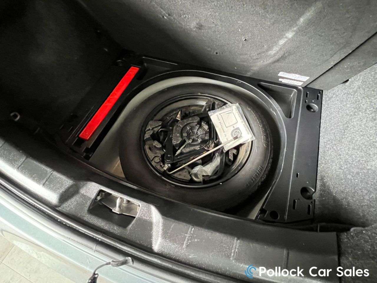 2017 VOLVO V40 2017 VOLVO V40