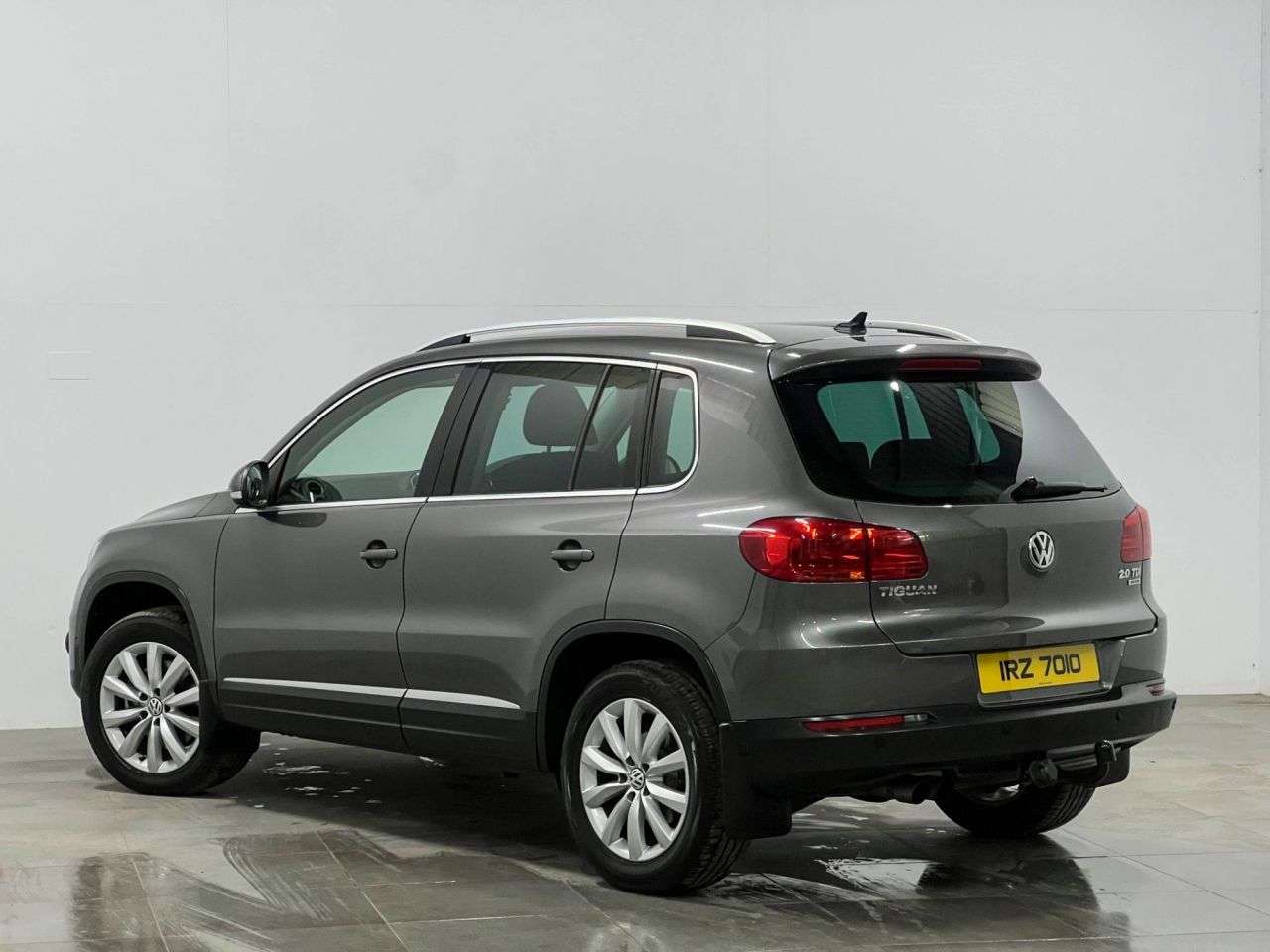 A 2015 VOLKSWAGEN TIGUAN 2.0 TDI BlueMotion Tech Match SUV 5dr Diesel DSG 4WD Euro 5 (s/s) (140 ps) A 2015 VOLKSWAGEN TIGUAN 2.0 TDI BlueMotion Tech Match SUV 5dr Diesel DSG 4WD Euro 5 (s/s) (140 ps)
