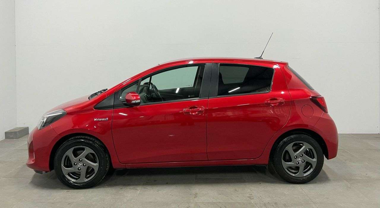 A 2016 TOYOTA YARIS 1.5 VVT-h Icon Hatchback 5dr Petrol Hybrid E-CVT Euro 6 (101 ps) £20 Tax, H A 2016 TOYOTA YARIS 1.5 VVT-h Icon Hatchback 5dr Petrol Hybrid E-CVT Euro 6 (101 ps) £20 Tax, H